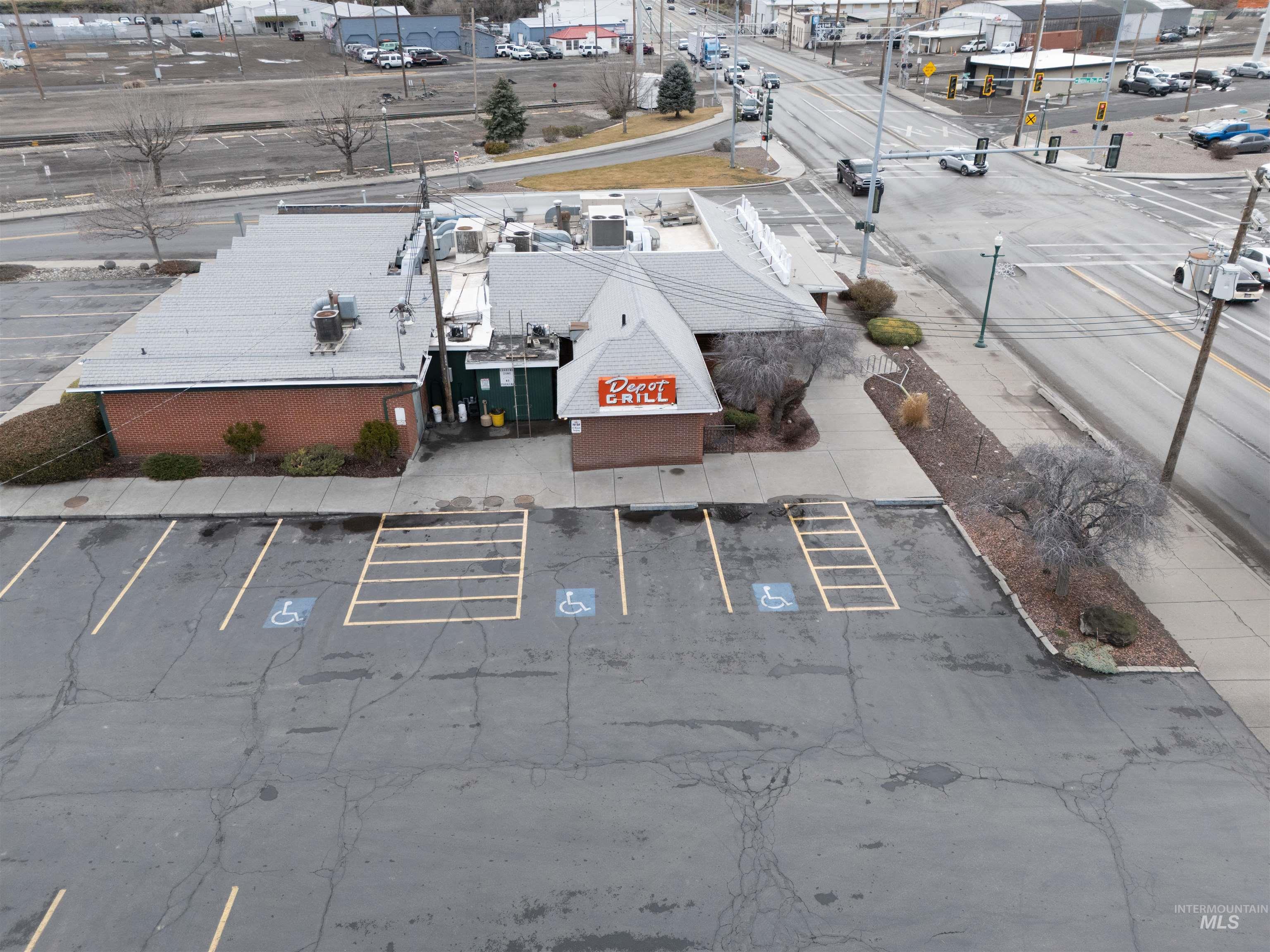 545 Shoshone St S, Twin Falls, Idaho 83301-6004, 6 Rooms, Business/Commercial For Sale, Price $1,293,000,MLS 98979717