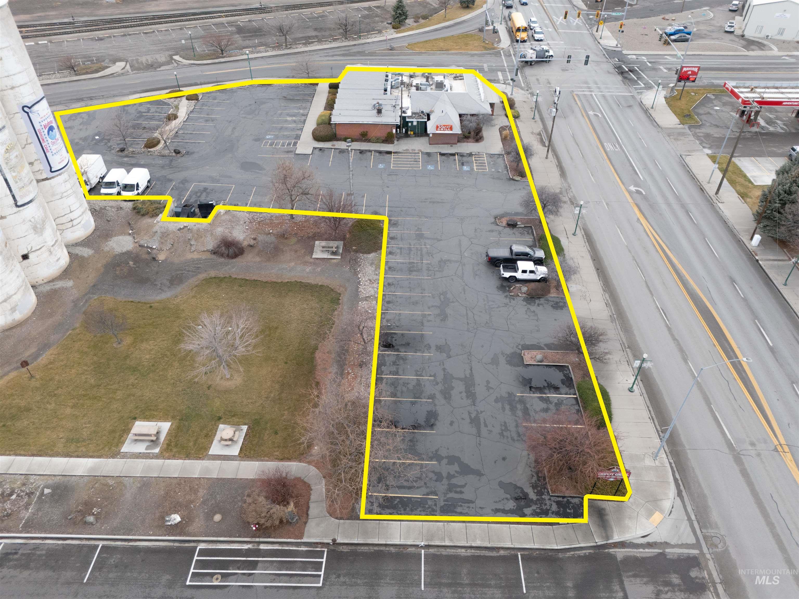 545 Shoshone St S, Twin Falls, Idaho 83301-6004, 6 Rooms, Business/Commercial For Sale, Price $1,293,000,MLS 98979717