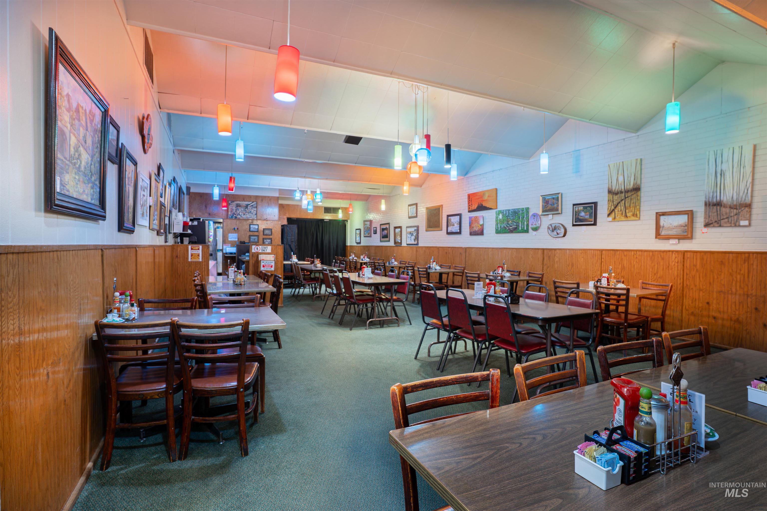 545 Shoshone St S, Twin Falls, Idaho 83301-6004, 6 Rooms, Business/Commercial For Sale, Price $1,293,000,MLS 98979717