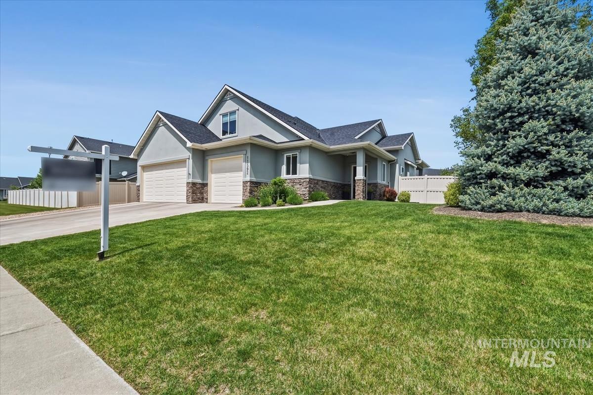 11592 W Shortcreek, Star, Idaho 83669, 5 Bedrooms, 2.5 Bathrooms, Residential For Sale, Price $719,990, 98979720