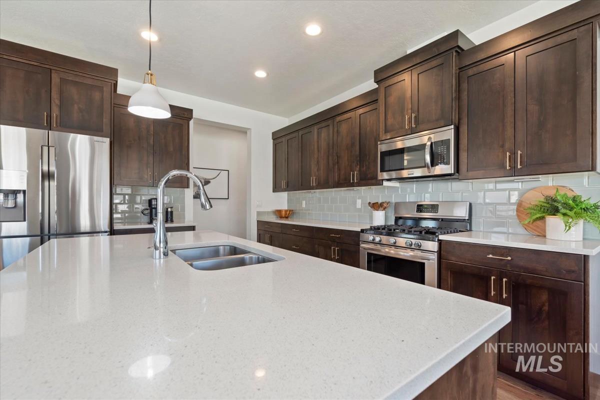 11592 W Shortcreek, Star, Idaho 83669, 5 Bedrooms, 2.5 Bathrooms, Residential For Sale, Price $719,990, 98979720