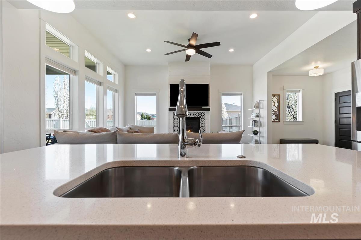 11592 W Shortcreek, Star, Idaho 83669, 5 Bedrooms, 2.5 Bathrooms, Residential For Sale, Price $719,990, 98979720