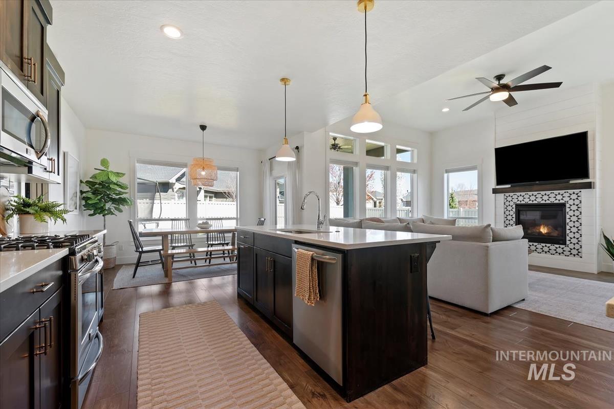 11592 W Shortcreek, Star, Idaho 83669, 5 Bedrooms, 2.5 Bathrooms, Residential For Sale, Price $719,990, 98979720