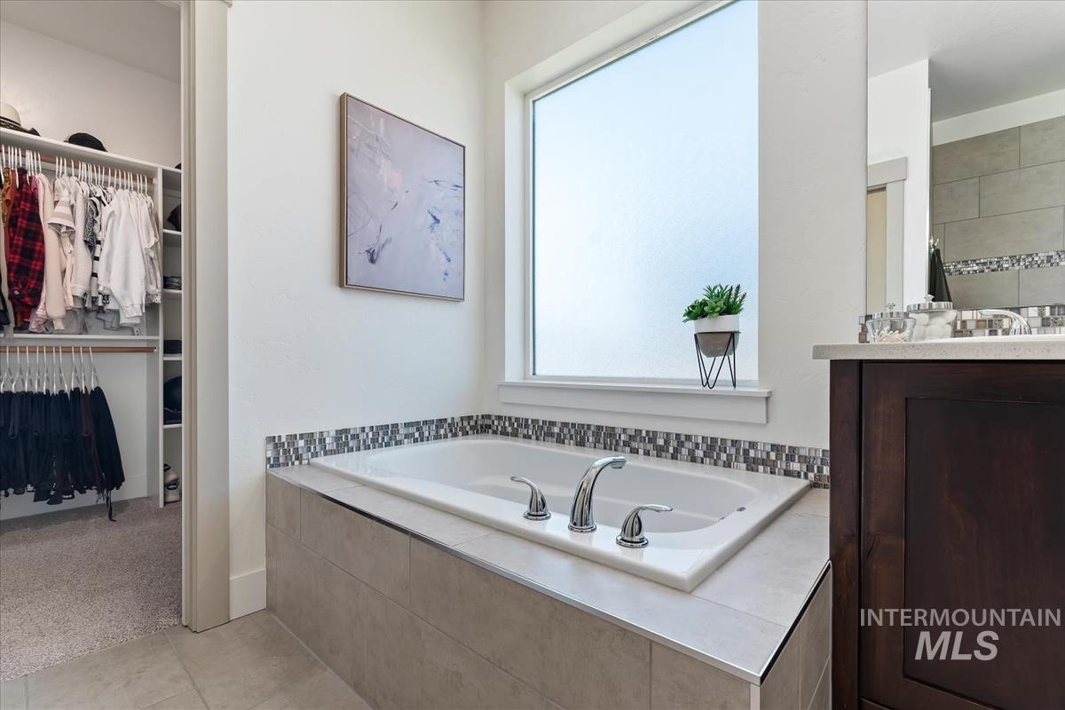 11592 W Shortcreek, Star, Idaho 83669, 4 Bedrooms, 2.5 Bathrooms, Residential For Sale, Price $749,900,MLS 98979720