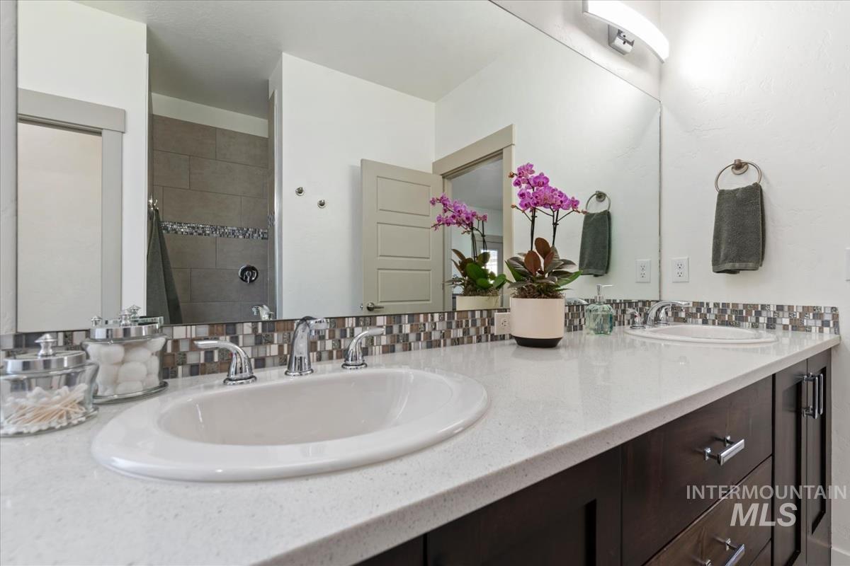 11592 W Shortcreek, Star, Idaho 83669, 5 Bedrooms, 2.5 Bathrooms, Residential For Sale, Price $719,990, 98979720