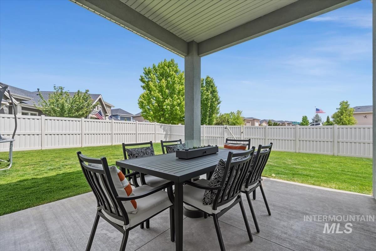 11592 W Shortcreek, Star, Idaho 83669, 5 Bedrooms, 2.5 Bathrooms, Residential For Sale, Price $719,990, 98979720