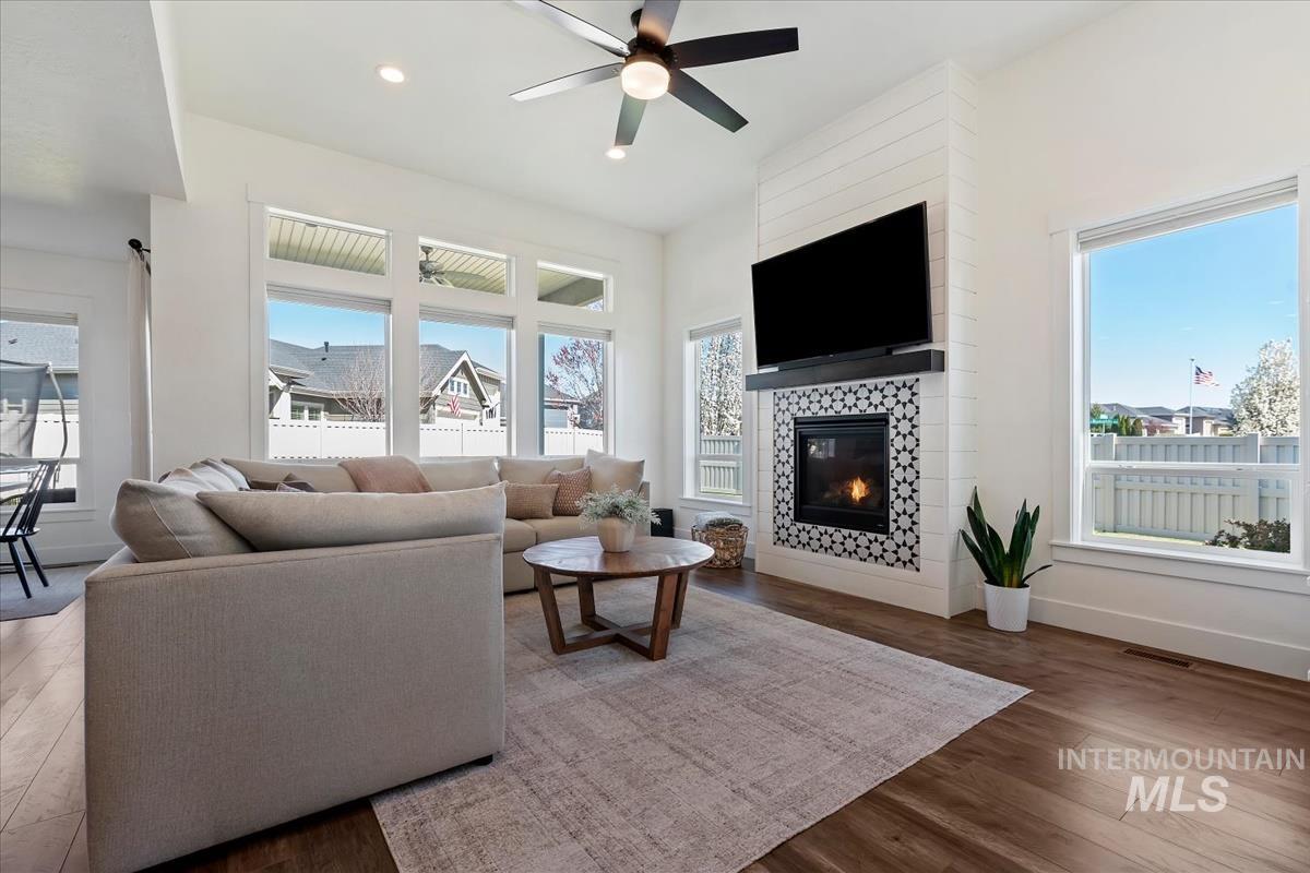 11592 W Shortcreek, Star, Idaho 83669, 5 Bedrooms, 2.5 Bathrooms, Residential For Sale, Price $719,990, 98979720