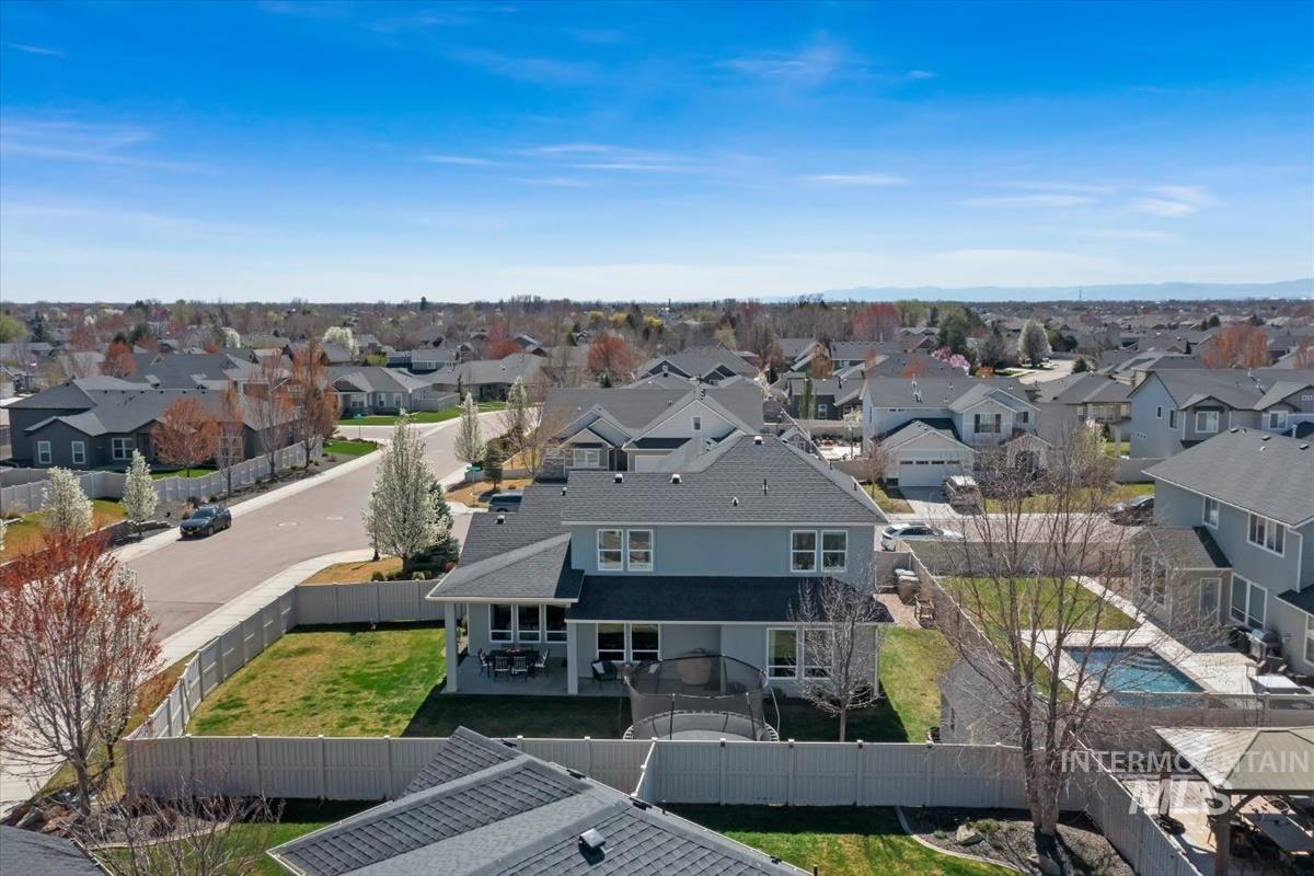 11592 W Shortcreek, Star, Idaho 83669, 4 Bedrooms, 2.5 Bathrooms, Residential For Sale, Price $749,900,MLS 98979720