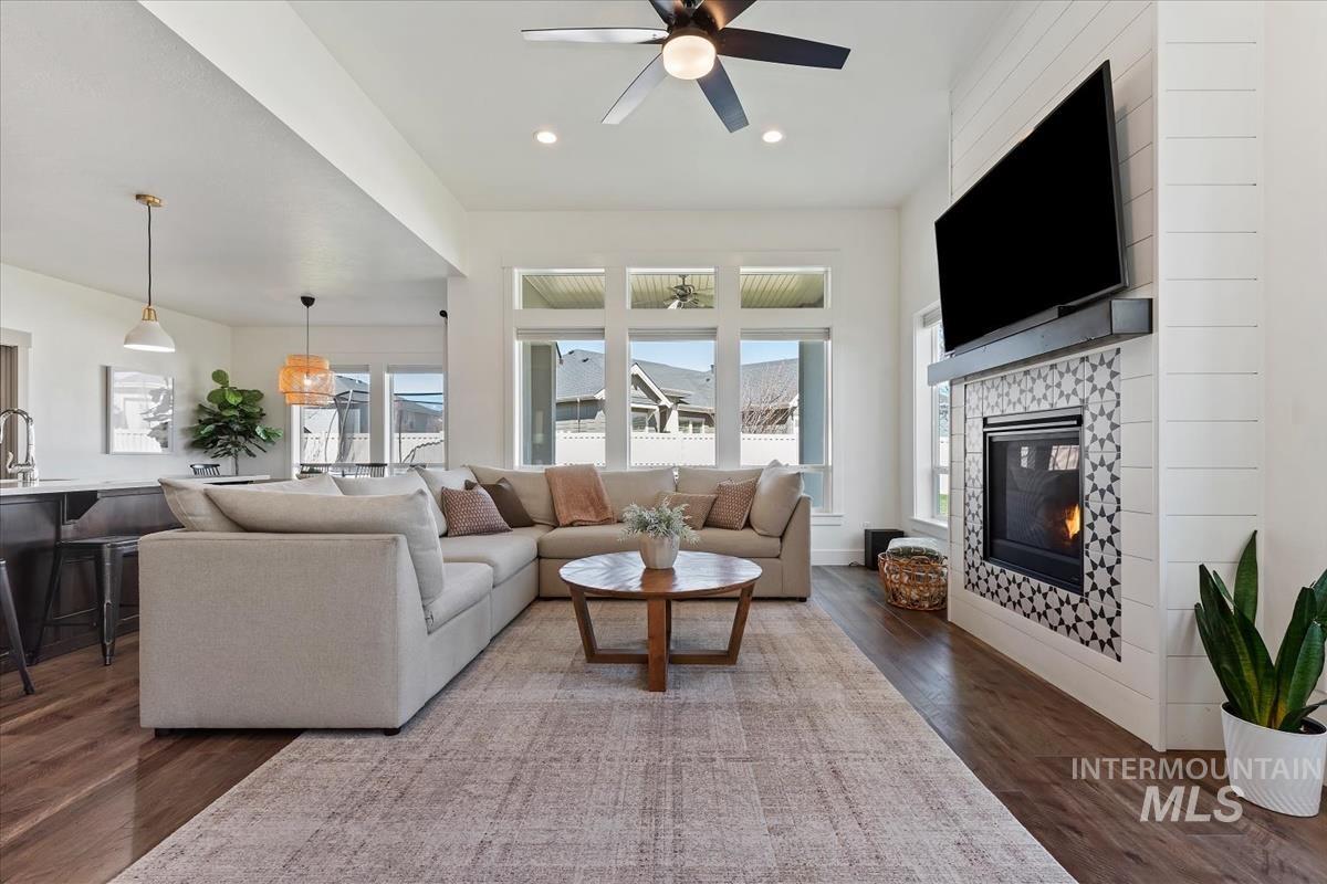 11592 W Shortcreek, Star, Idaho 83669, 4 Bedrooms, 2.5 Bathrooms, Residential For Sale, Price $749,900,MLS 98979720