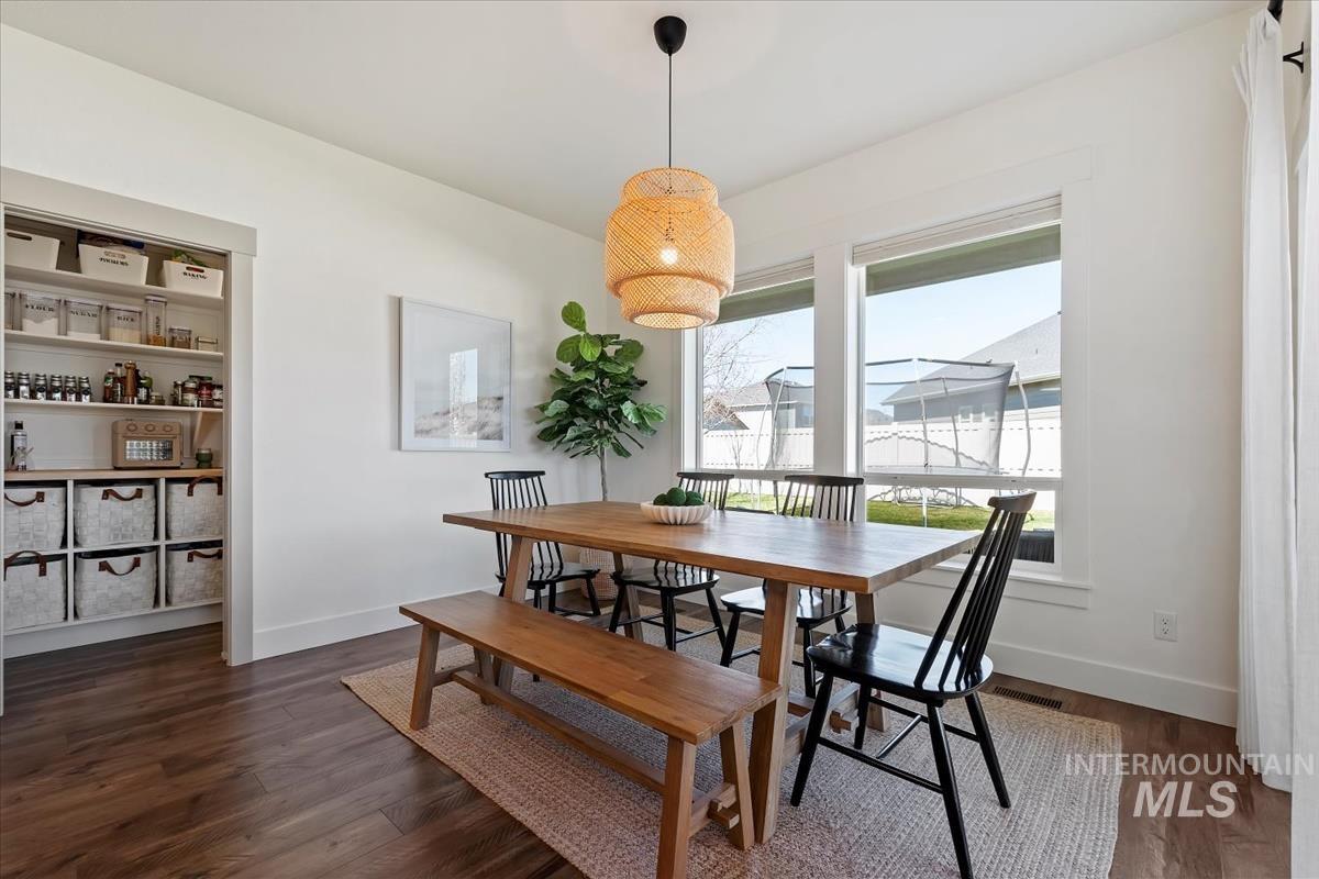 11592 W Shortcreek, Star, Idaho 83669, 4 Bedrooms, 2.5 Bathrooms, Residential For Sale, Price $749,900,MLS 98979720