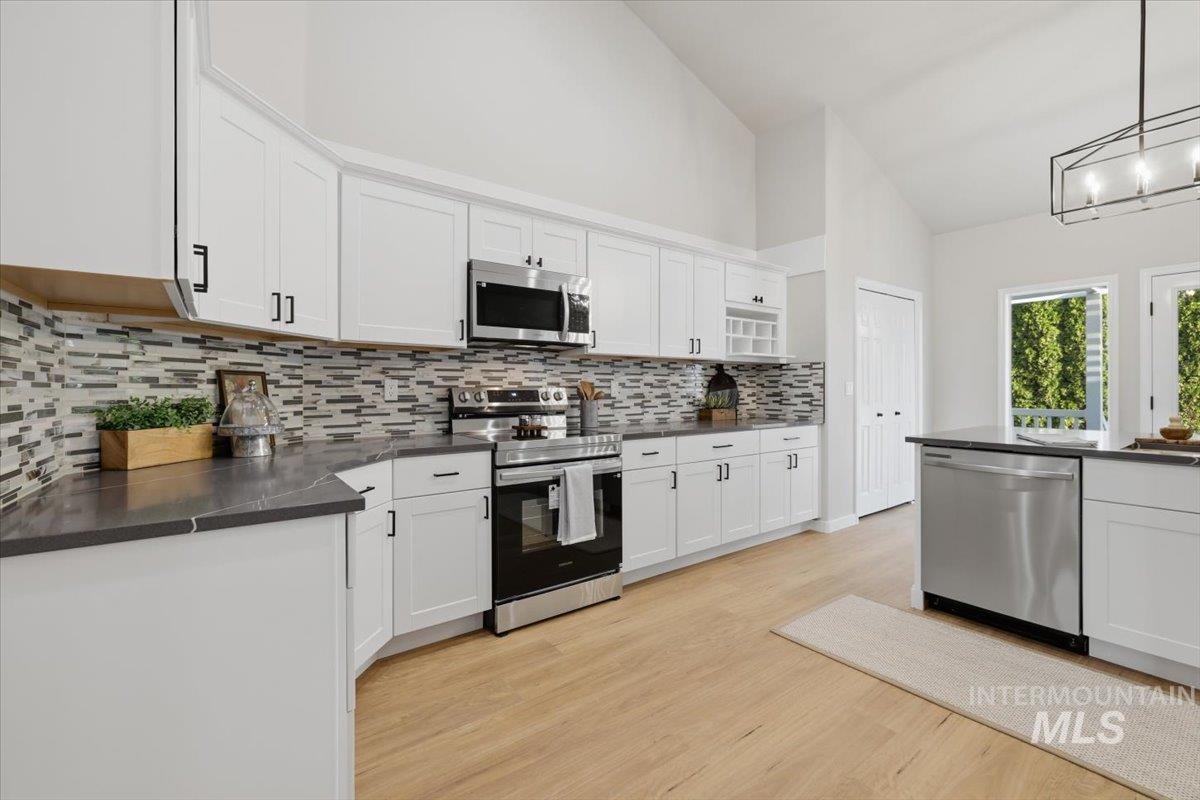 9820 W Geronimo St, Boise, Idaho 83709, 3 Bedrooms, 2 Bathrooms, Residential For Sale, Price $625,000,MLS 98979721