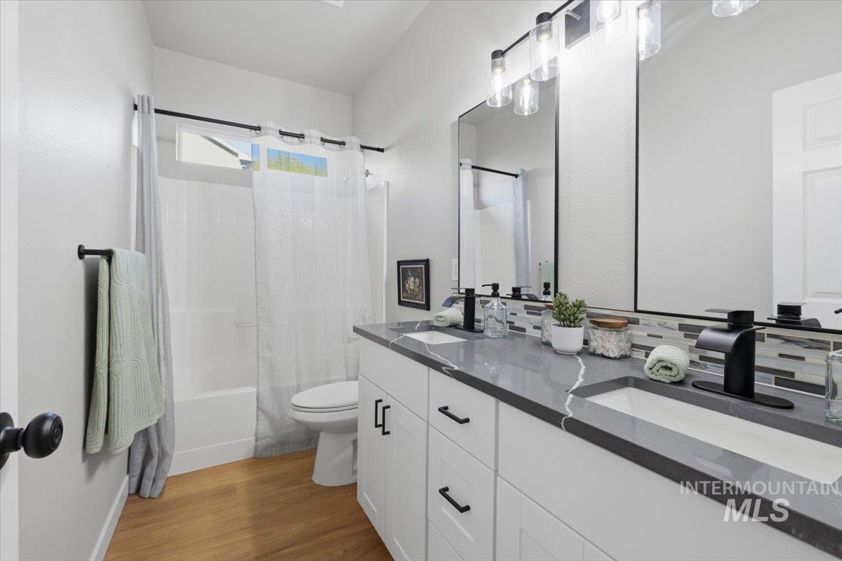 9820 W Geronimo St, Boise, Idaho 83709, 3 Bedrooms, 2 Bathrooms, Residential For Sale, Price $625,000,MLS 98979721