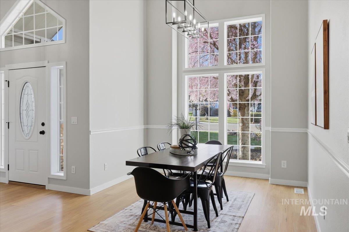 9820 W Geronimo St, Boise, Idaho 83709, 3 Bedrooms, 2 Bathrooms, Residential For Sale, Price $625,000,MLS 98979721