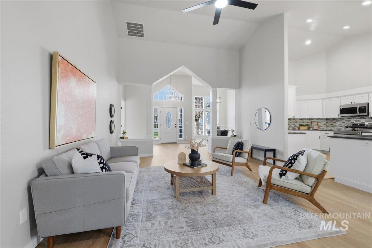 9820 W Geronimo St, Boise, Idaho 83709, 3 Bedrooms, 2 Bathrooms, Residential For Sale, Price $625,000,MLS 98979721