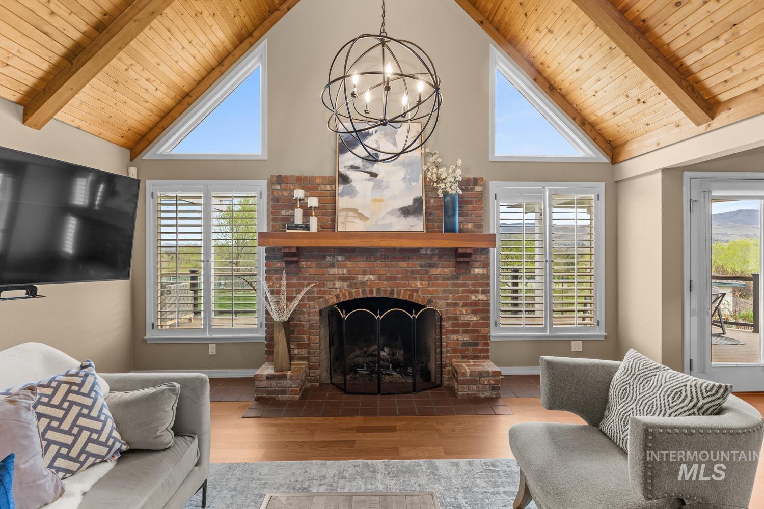 318 E Lake Rim Lane, Boise, Idaho 83716, 3 Bedrooms, 3 Bathrooms, Residential For Sale, Price $1,020,000,MLS 98979723