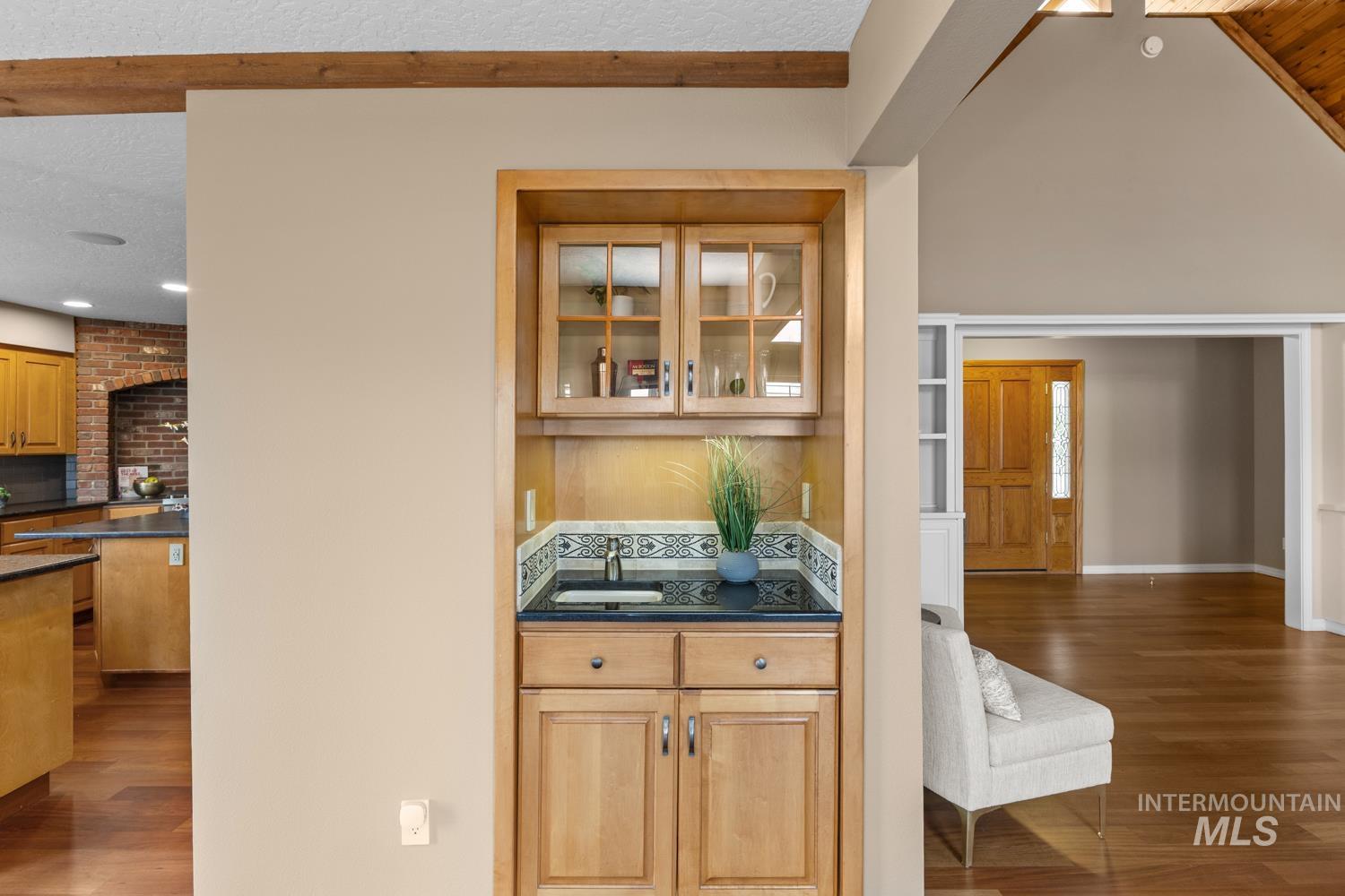 318 E Lake Rim Lane, Boise, Idaho 83716, 3 Bedrooms, 3 Bathrooms, Residential For Sale, Price $1,020,000, 98979723