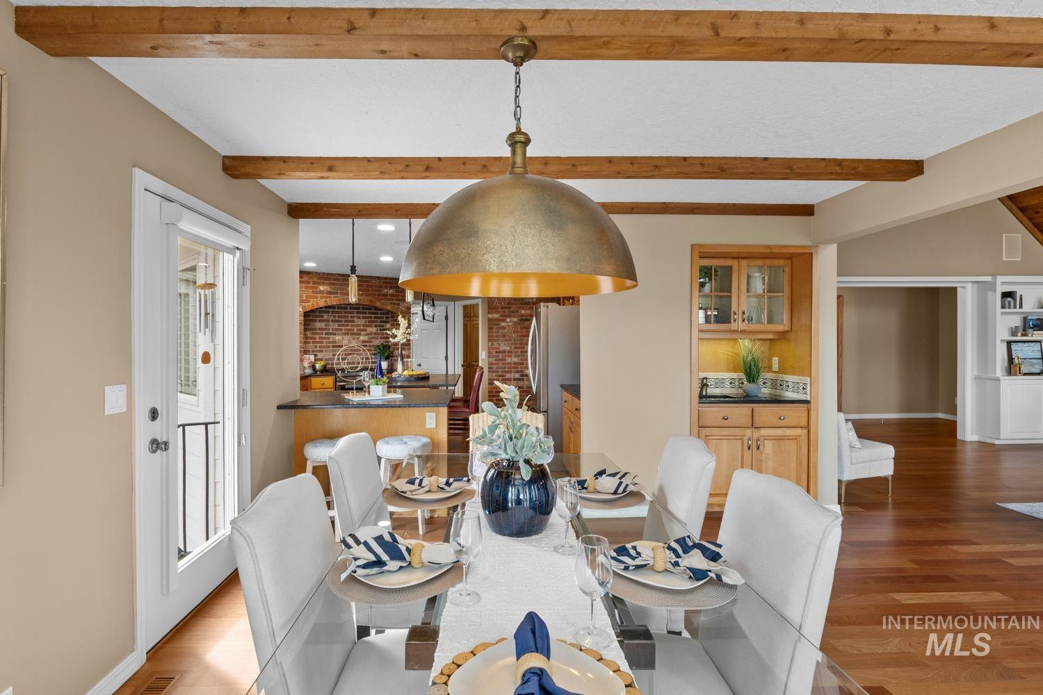 318 E Lake Rim Lane, Boise, Idaho 83716, 3 Bedrooms, 3 Bathrooms, Residential For Sale, Price $1,020,000, 98979723