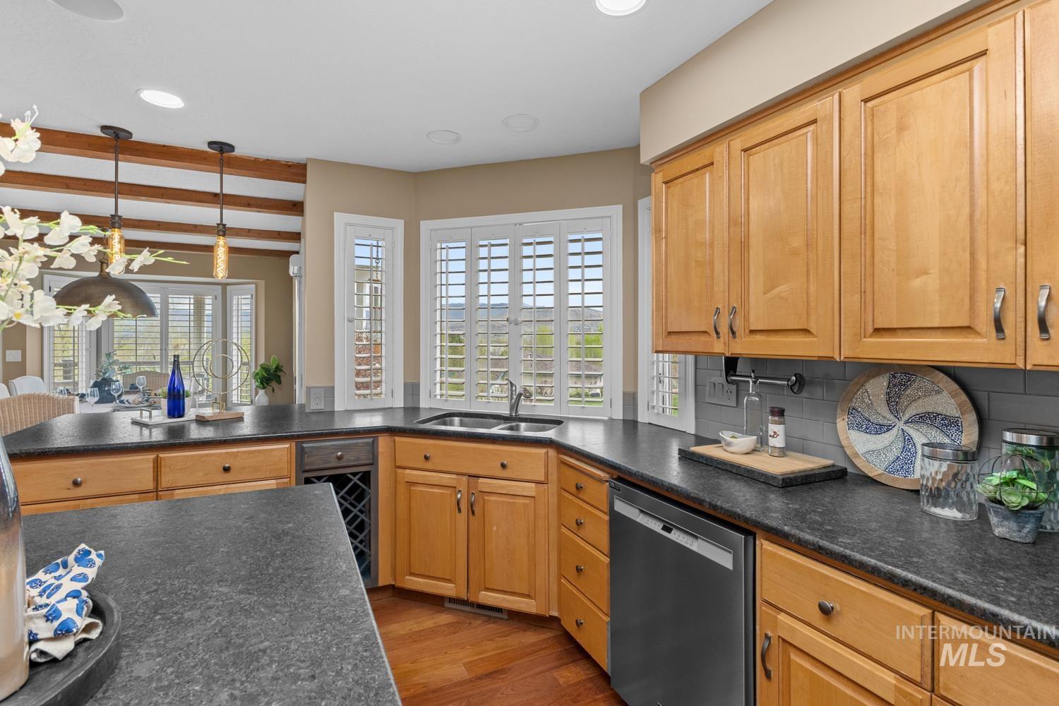 318 E Lake Rim Lane, Boise, Idaho 83716, 3 Bedrooms, 3 Bathrooms, Residential For Sale, Price $1,020,000, 98979723