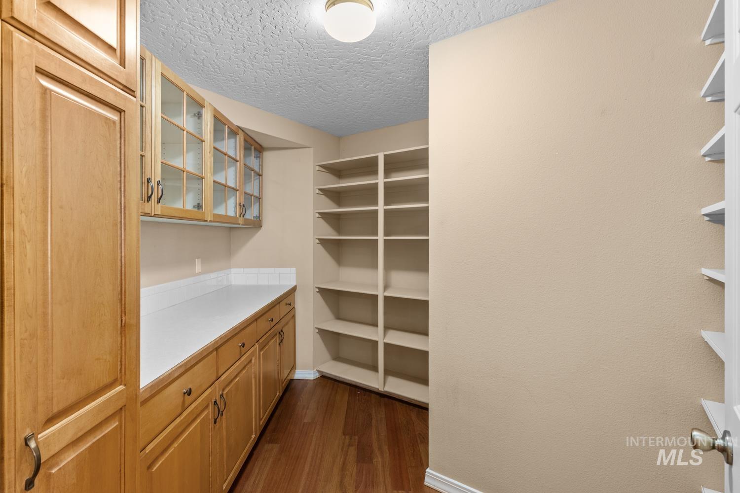 318 E Lake Rim Lane, Boise, Idaho 83716, 3 Bedrooms, 3 Bathrooms, Residential For Sale, Price $1,020,000, 98979723