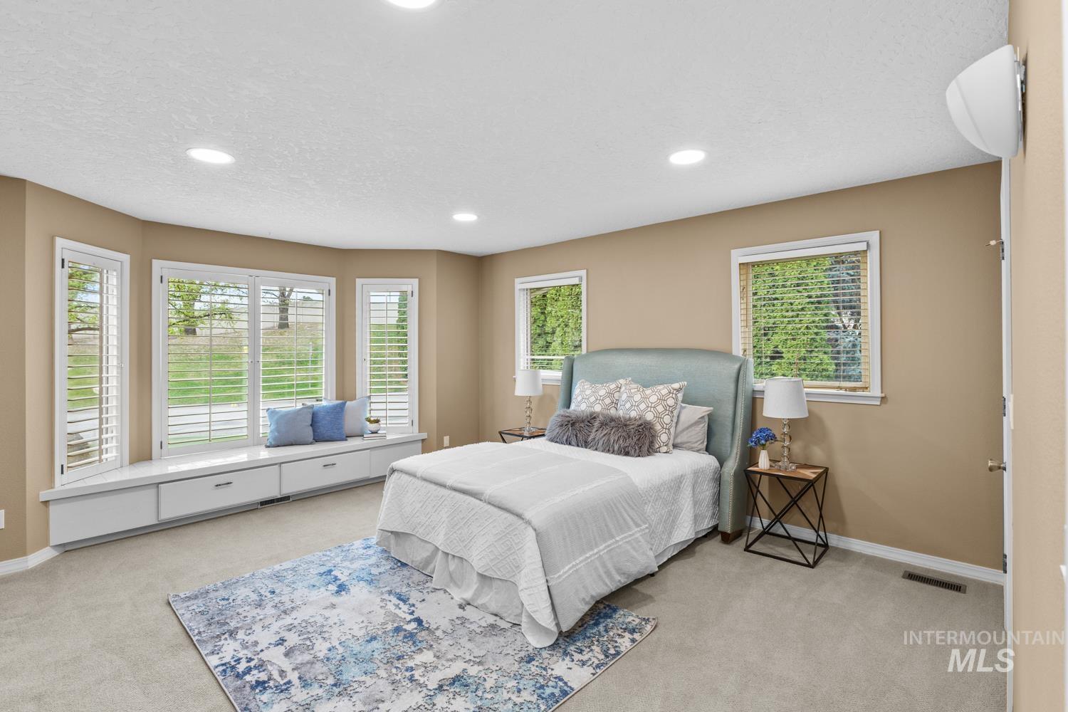 318 E Lake Rim Lane, Boise, Idaho 83716, 3 Bedrooms, 3 Bathrooms, Residential For Sale, Price $1,020,000, 98979723