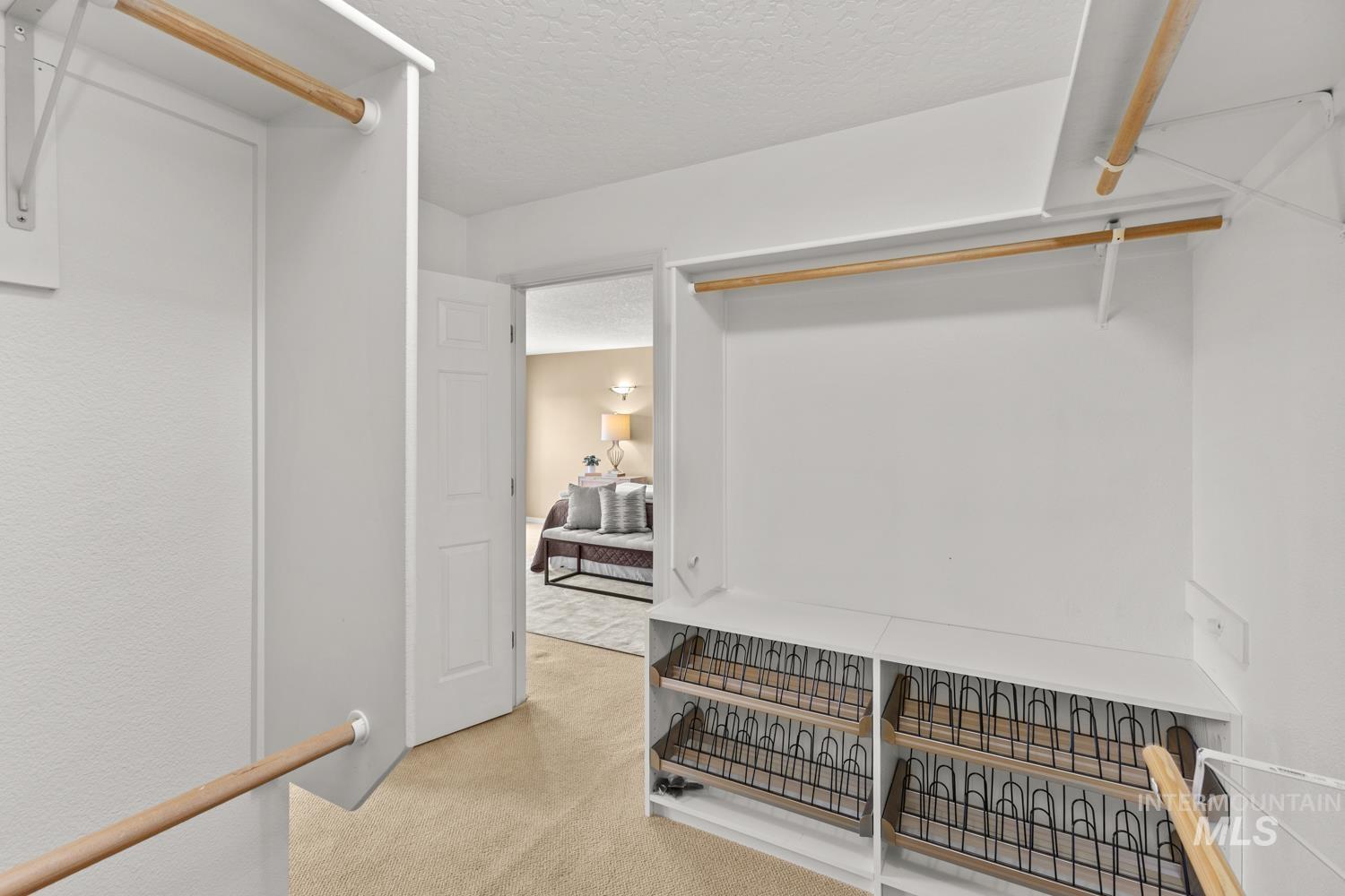 318 E Lake Rim Lane, Boise, Idaho 83716, 3 Bedrooms, 3 Bathrooms, Residential For Sale, Price $1,020,000, 98979723