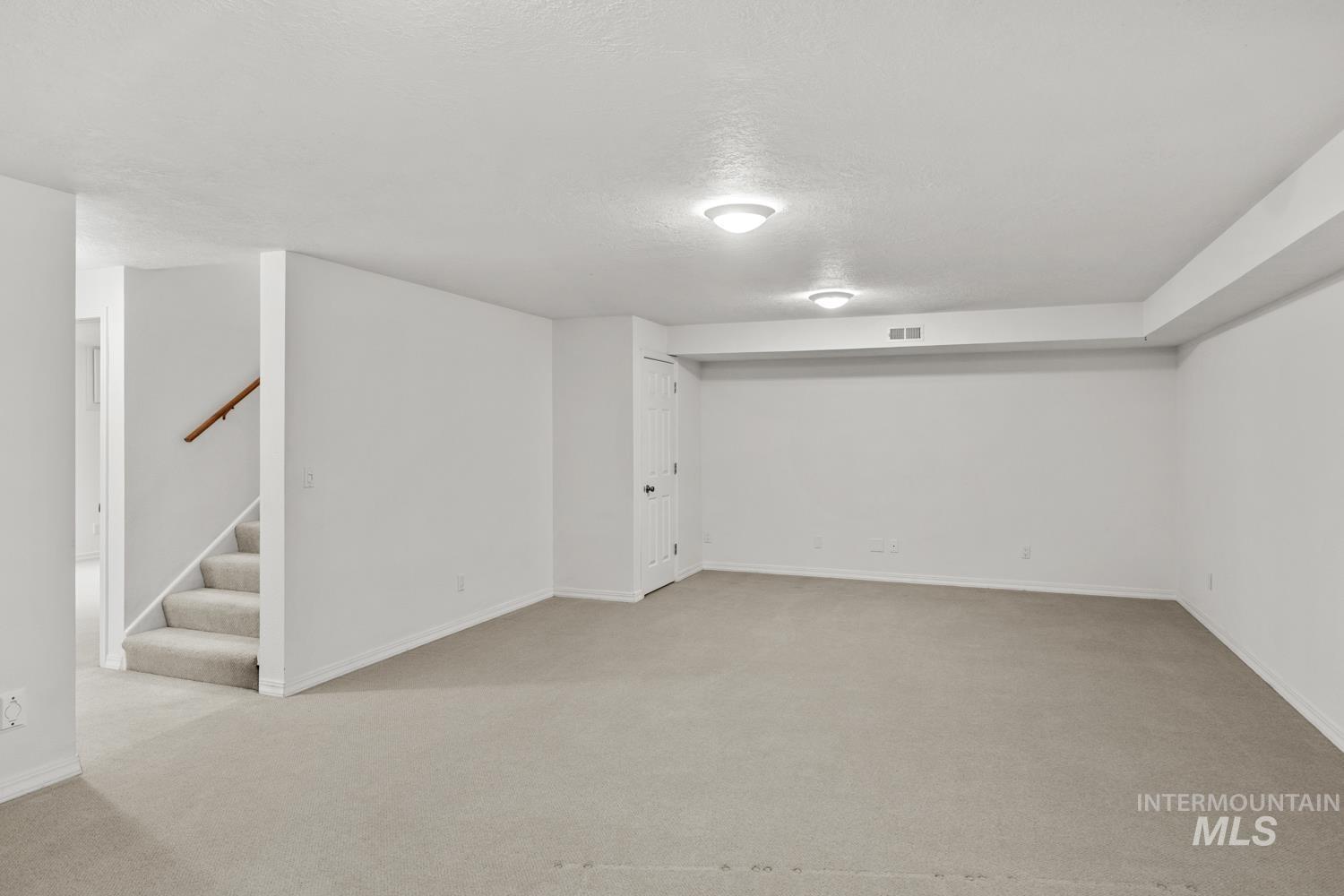 318 E Lake Rim Lane, Boise, Idaho 83716, 3 Bedrooms, 3 Bathrooms, Residential For Sale, Price $1,020,000, 98979723