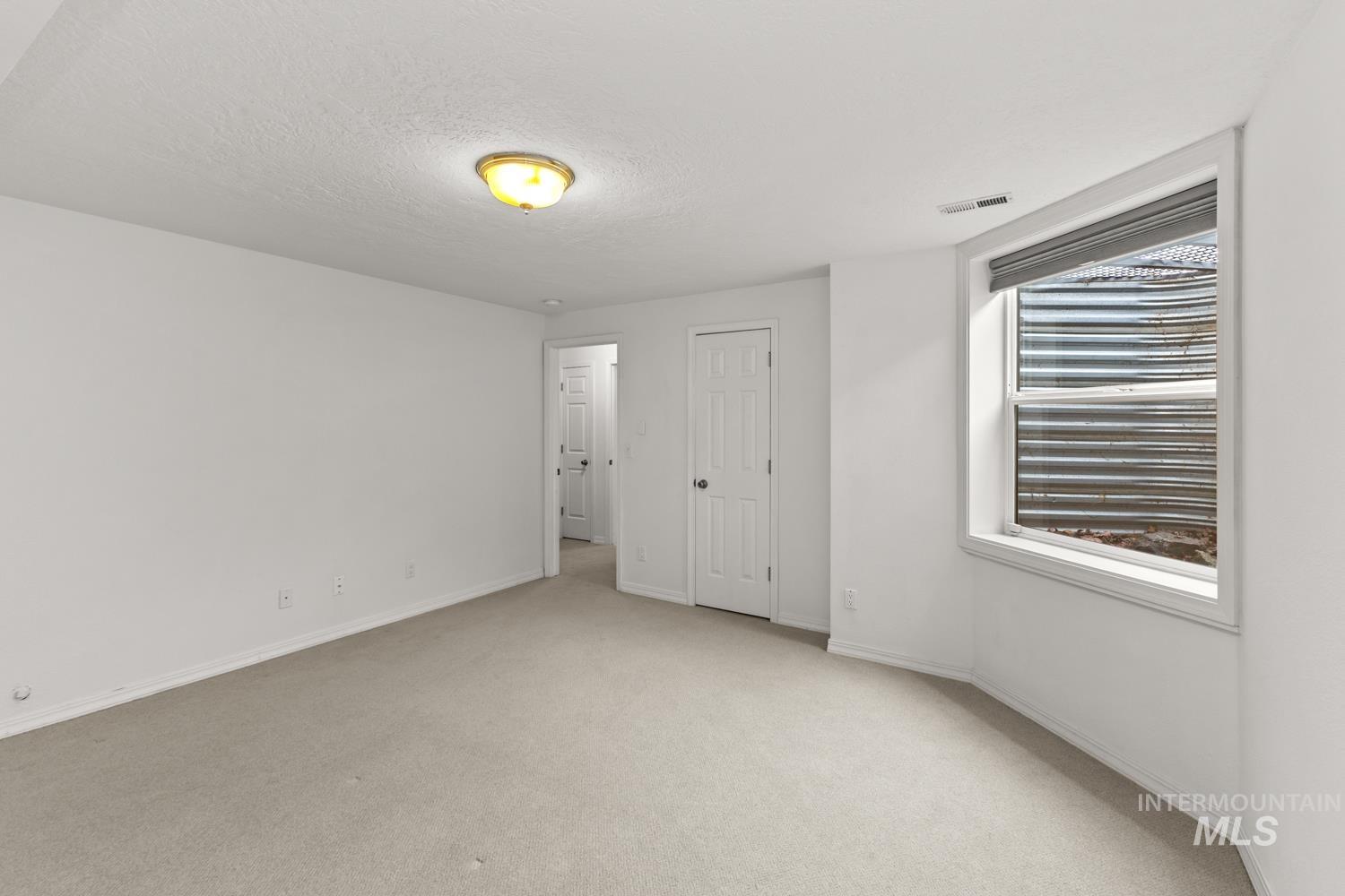 318 E Lake Rim Lane, Boise, Idaho 83716, 3 Bedrooms, 3 Bathrooms, Residential For Sale, Price $1,020,000, 98979723