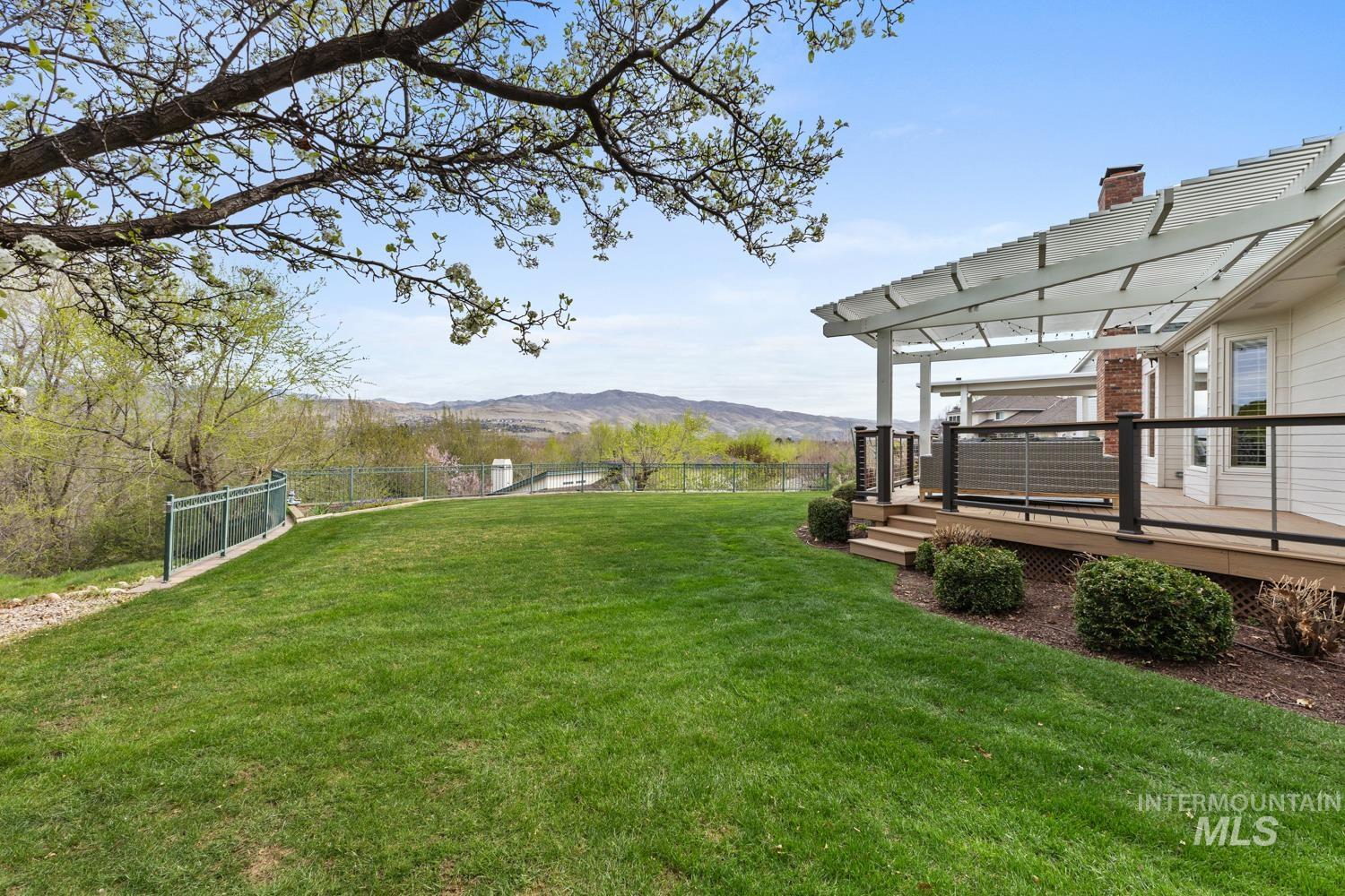 318 E Lake Rim Lane, Boise, Idaho 83716, 3 Bedrooms, 3 Bathrooms, Residential For Sale, Price $1,020,000, 98979723