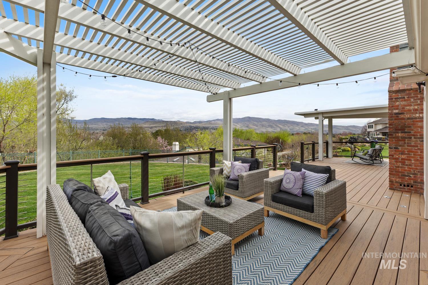 318 E Lake Rim Lane, Boise, Idaho 83716, 3 Bedrooms, 3 Bathrooms, Residential For Sale, Price $1,020,000, 98979723