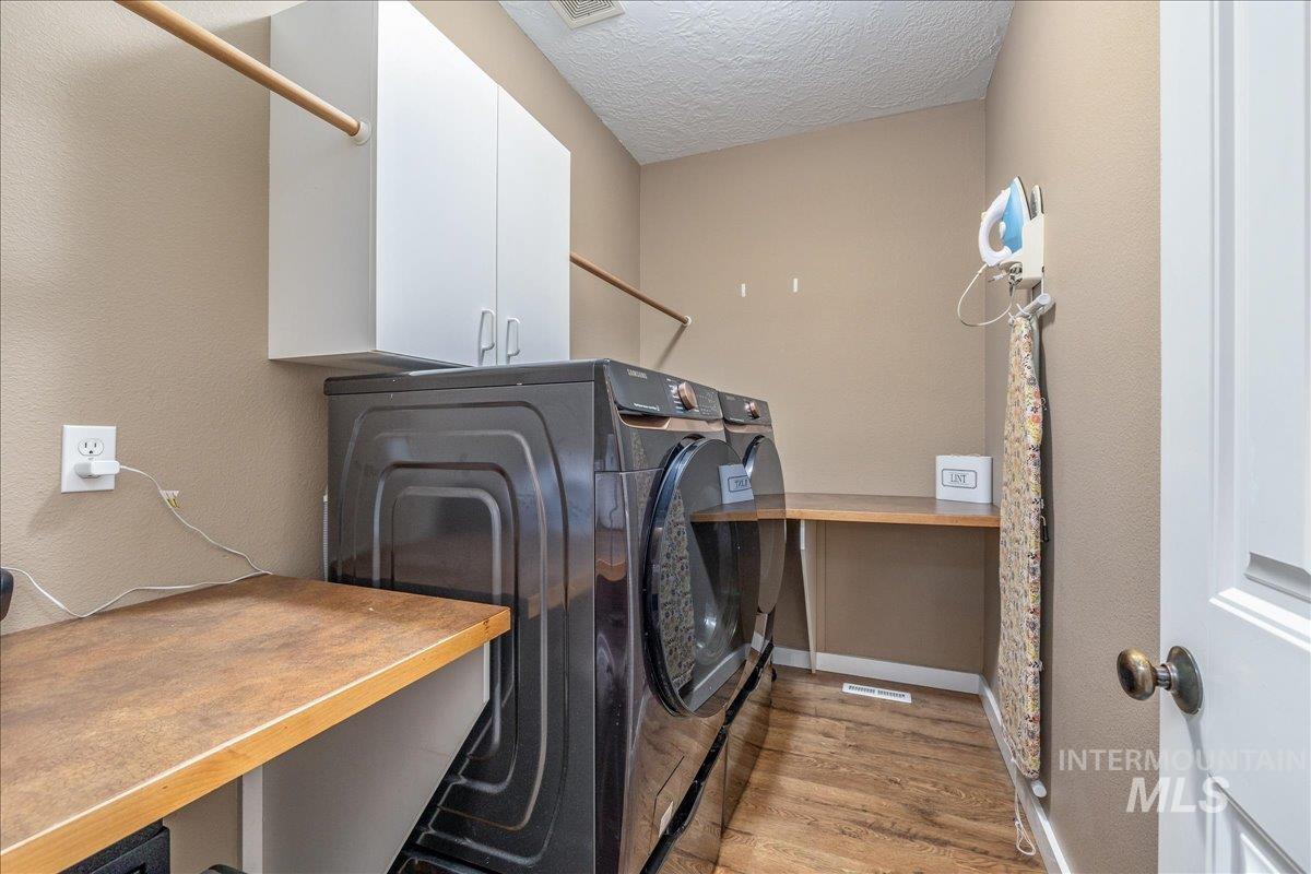 3038 N Christian Way, Meridian, Idaho 83646, 3 Bedrooms, 2 Bathrooms, Residential For Sale, Price $489,900,MLS 98979724