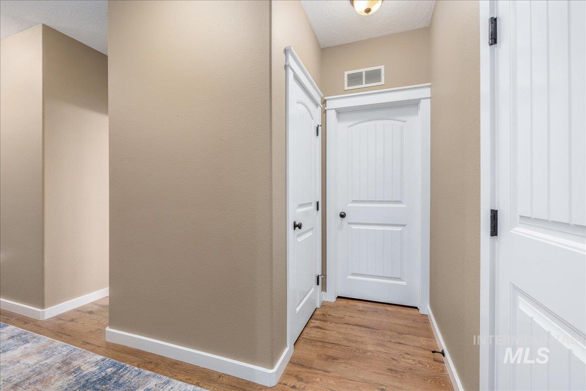 3038 N Christian Way, Meridian, Idaho 83646, 3 Bedrooms, 2 Bathrooms, Residential For Sale, Price $489,900,MLS 98979724