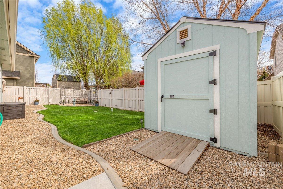 3038 N Christian Way, Meridian, Idaho 83646, 3 Bedrooms, 2 Bathrooms, Residential For Sale, Price $489,900,MLS 98979724