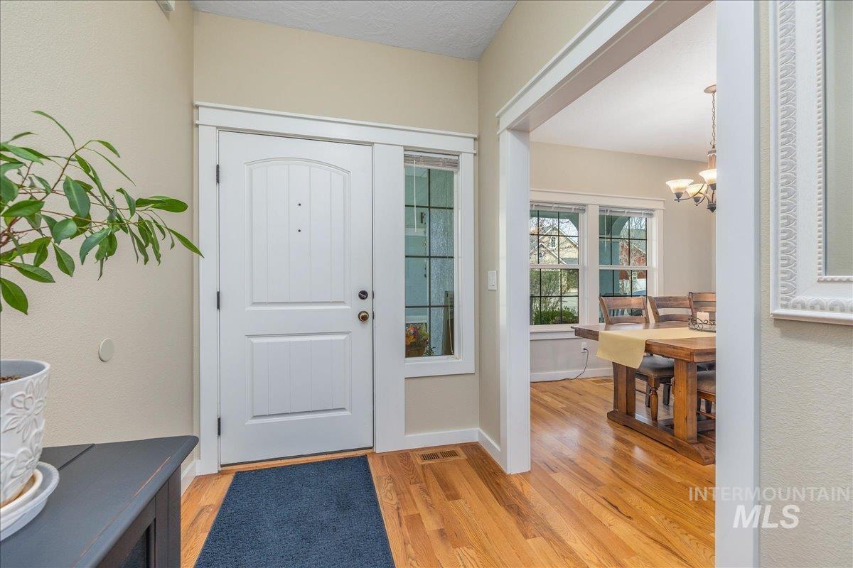 3038 N Christian Way, Meridian, Idaho 83646, 3 Bedrooms, 2 Bathrooms, Residential For Sale, Price $489,900,MLS 98979724