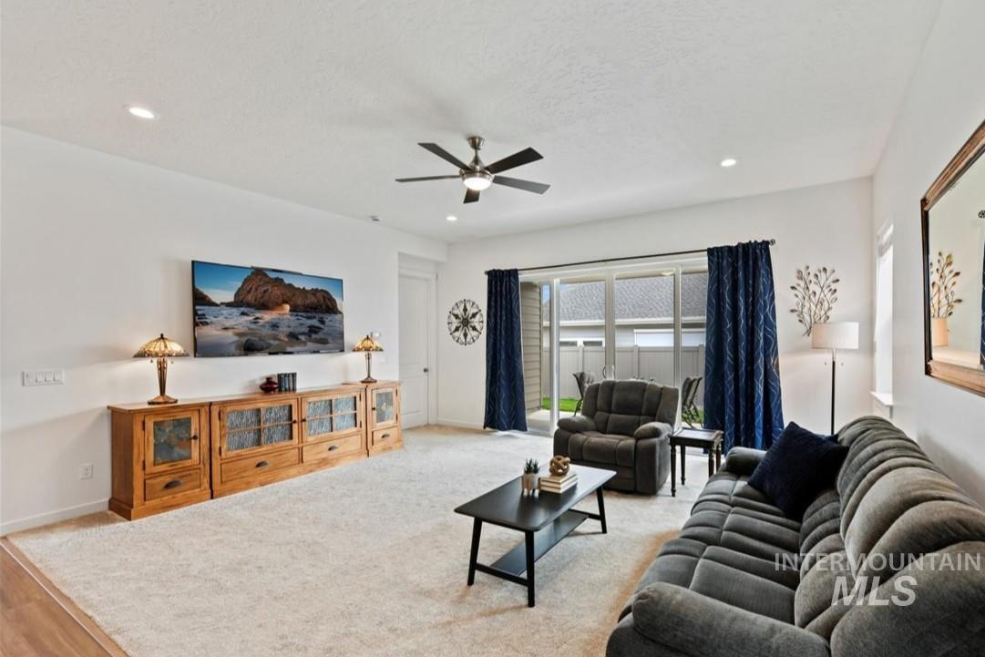 8649 W Chamblee St, Star, Idaho 83669, 2 Bedrooms, 2 Bathrooms, Residential For Sale, Price $528,999,MLS 98979725