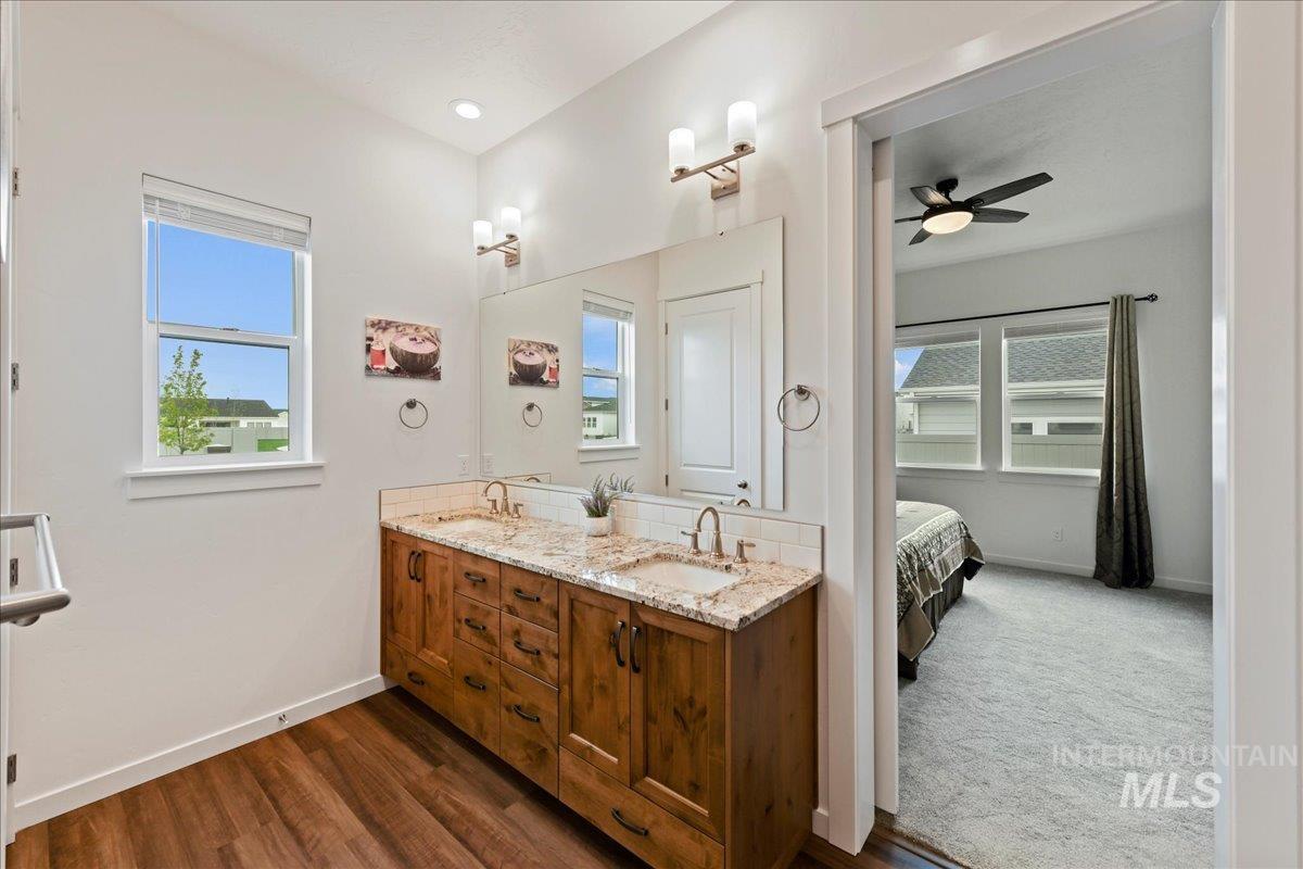 8649 W Chamblee St, Star, Idaho 83669, 2 Bedrooms, 2 Bathrooms, Residential For Sale, Price $528,999,MLS 98979725