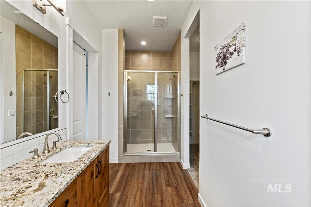 8649 W Chamblee St, Star, Idaho 83669, 2 Bedrooms, 2 Bathrooms, Residential For Sale, Price $528,999,MLS 98979725