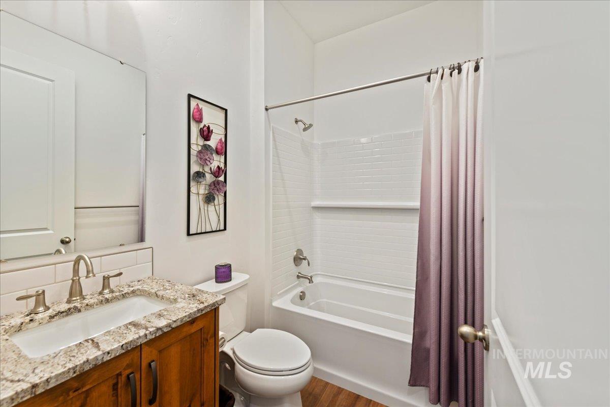 8649 W Chamblee St, Star, Idaho 83669, 2 Bedrooms, 2 Bathrooms, Residential For Sale, Price $528,999,MLS 98979725