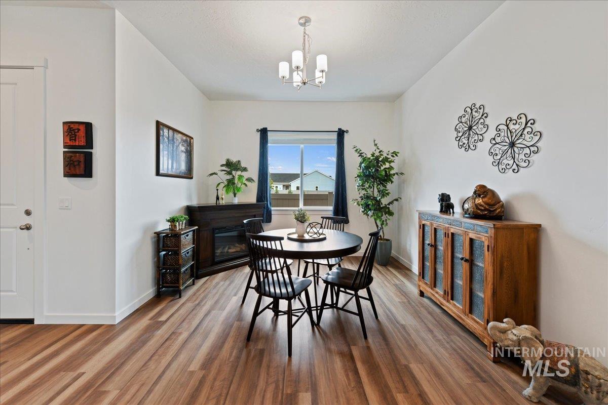 8649 W Chamblee St, Star, Idaho 83669, 2 Bedrooms, 2 Bathrooms, Residential For Sale, Price $528,999,MLS 98979725