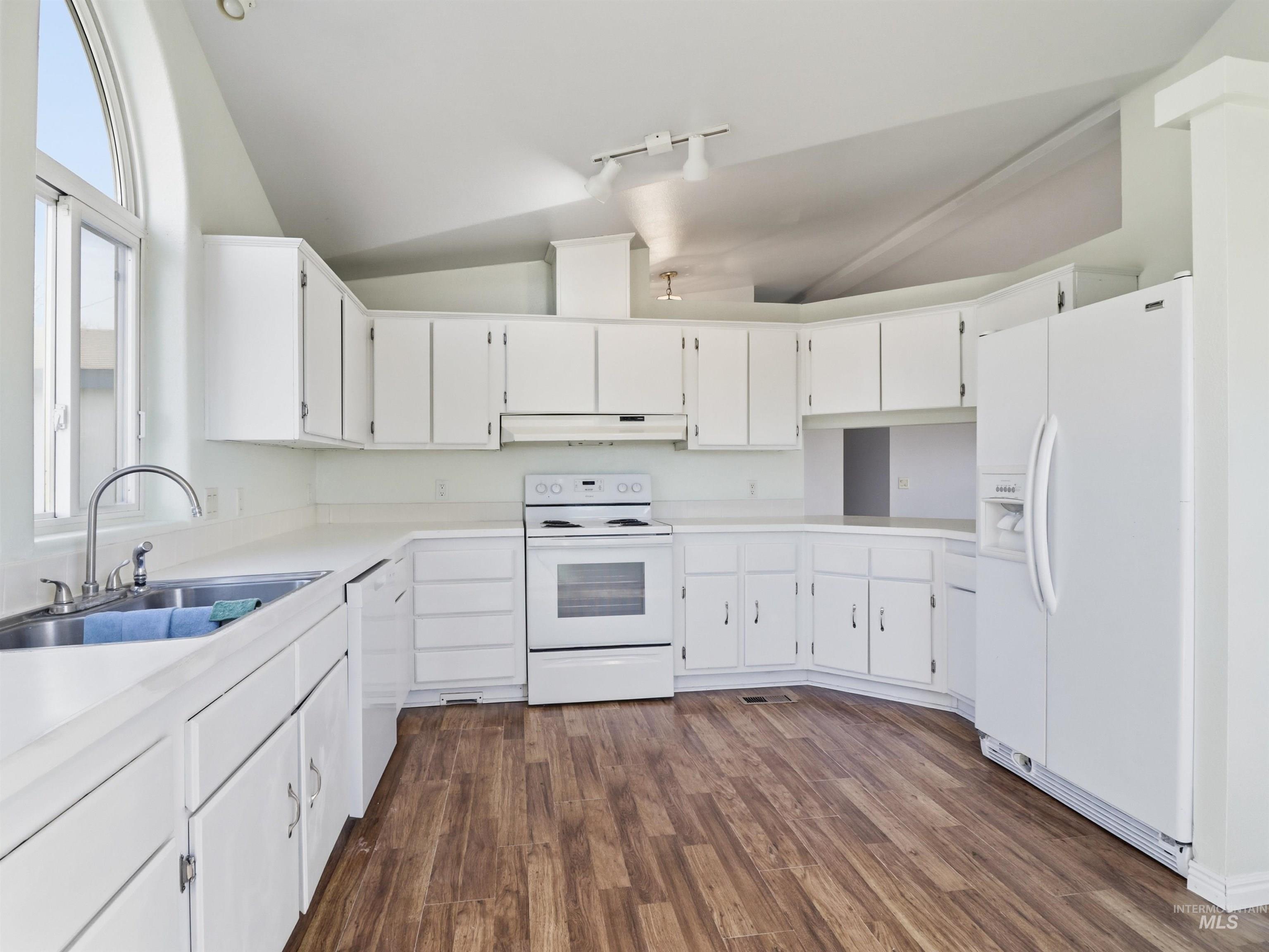 755 S Ash, Kuna, Idaho 83634, 3 Bedrooms, 2 Bathrooms, Residential For Sale, Price $749,000,MLS 98979726