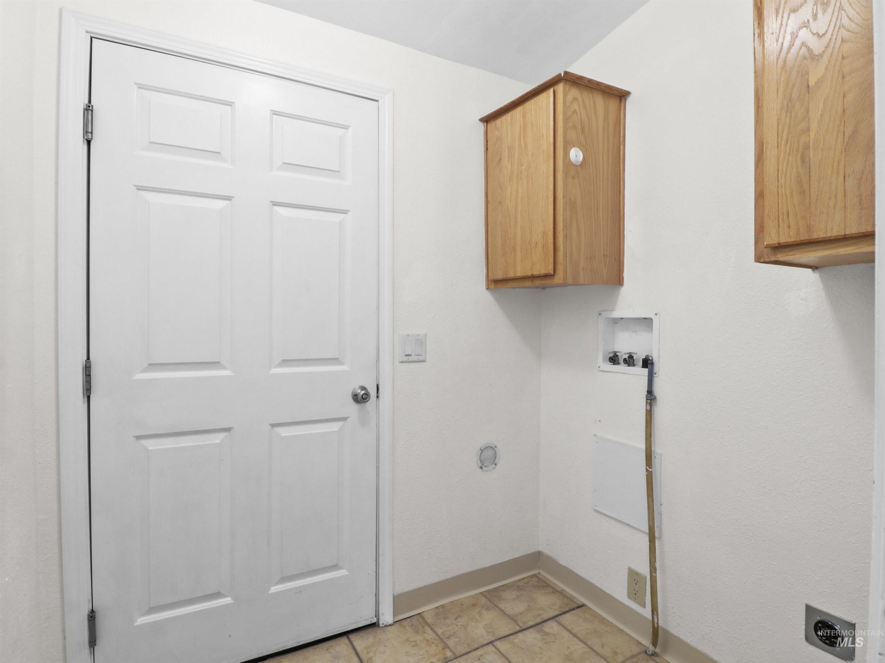 755 S Ash, Kuna, Idaho 83634, 3 Bedrooms, 2 Bathrooms, Residential For Sale, Price $749,000,MLS 98979726