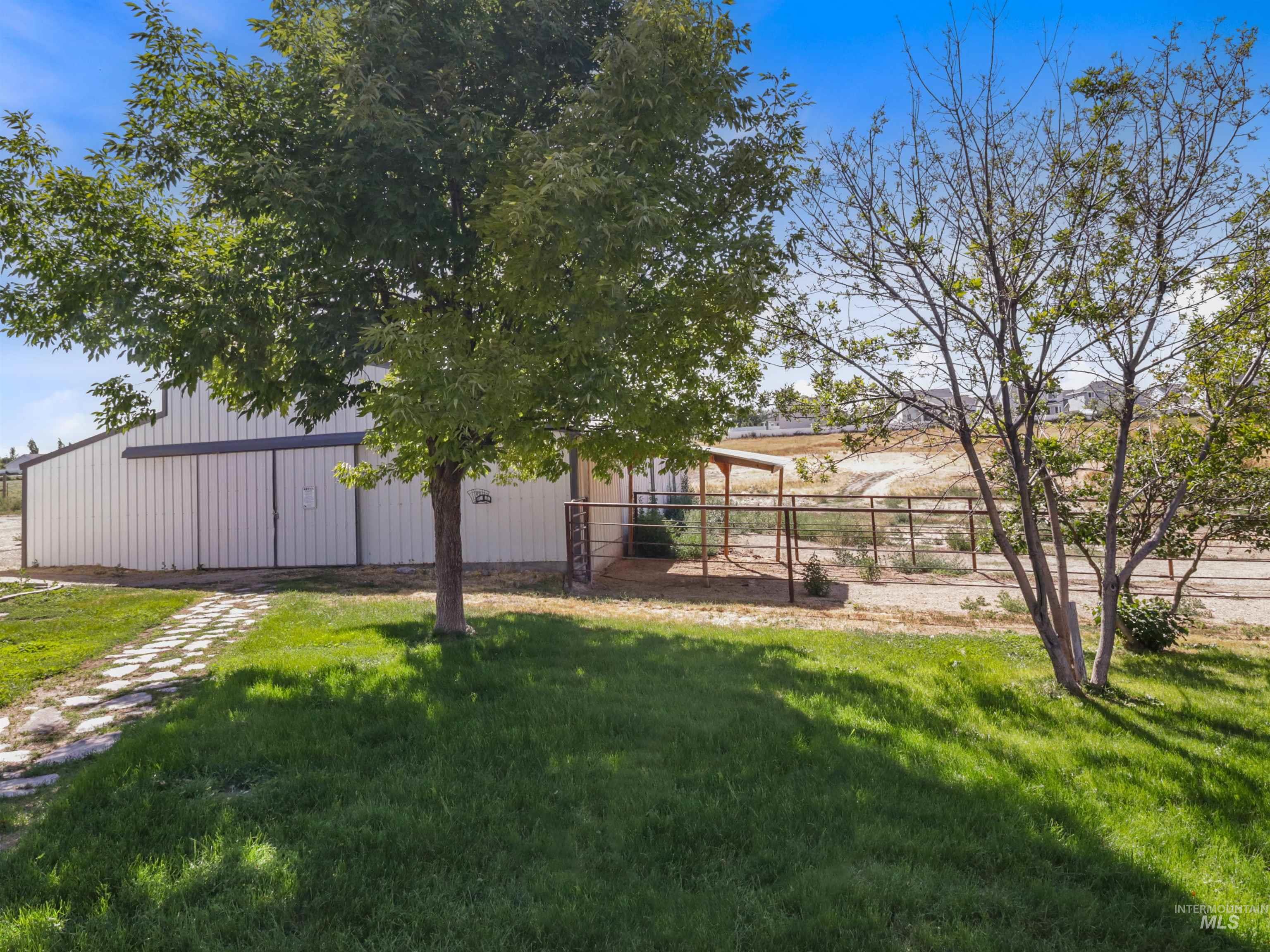 755 S Ash, Kuna, Idaho 83634, 3 Bedrooms, 2 Bathrooms, Residential For Sale, Price $749,000,MLS 98979726