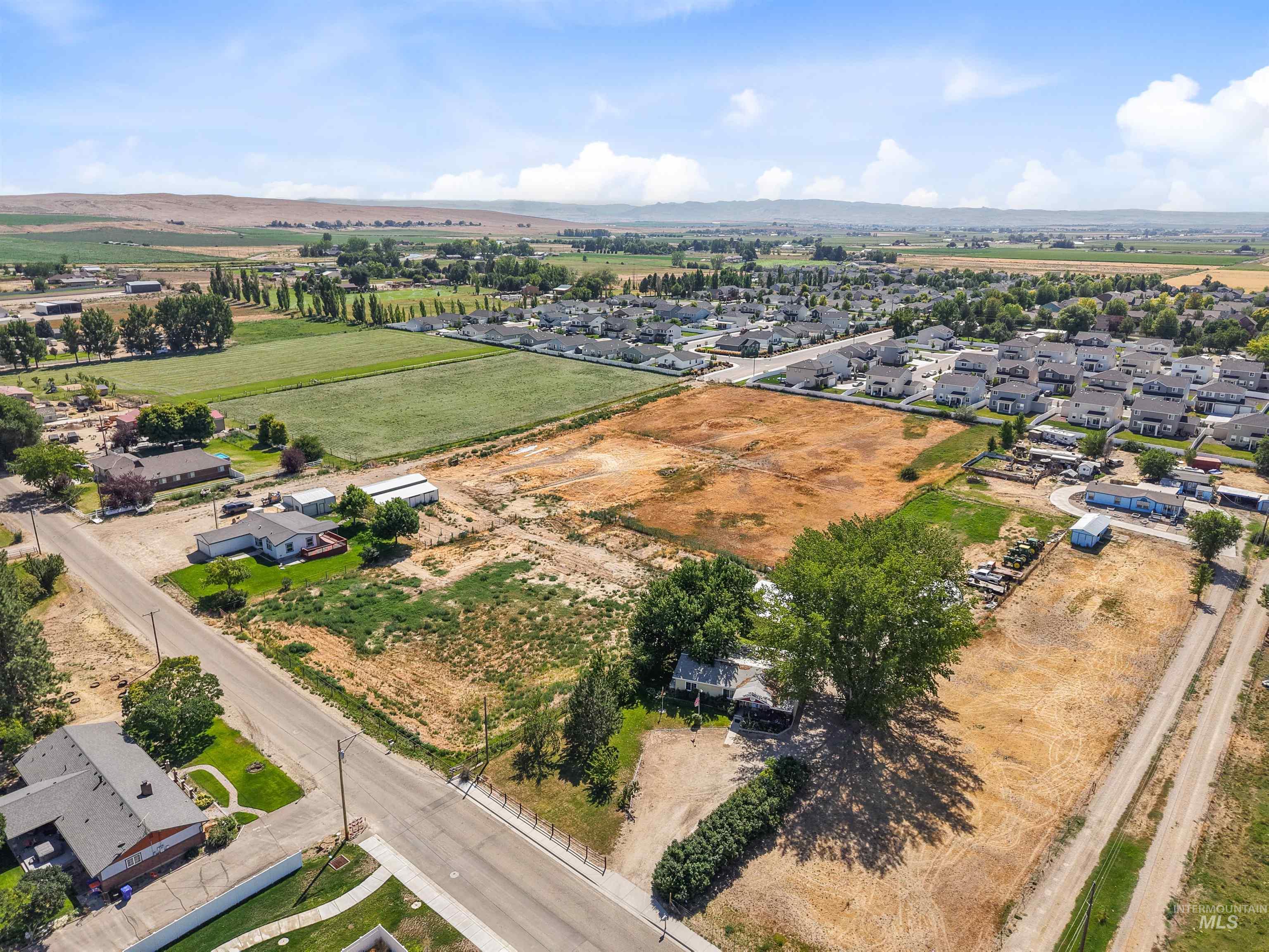 755 S Ash, Kuna, Idaho 83634, 3 Bedrooms, 2 Bathrooms, Residential For Sale, Price $749,000,MLS 98979726