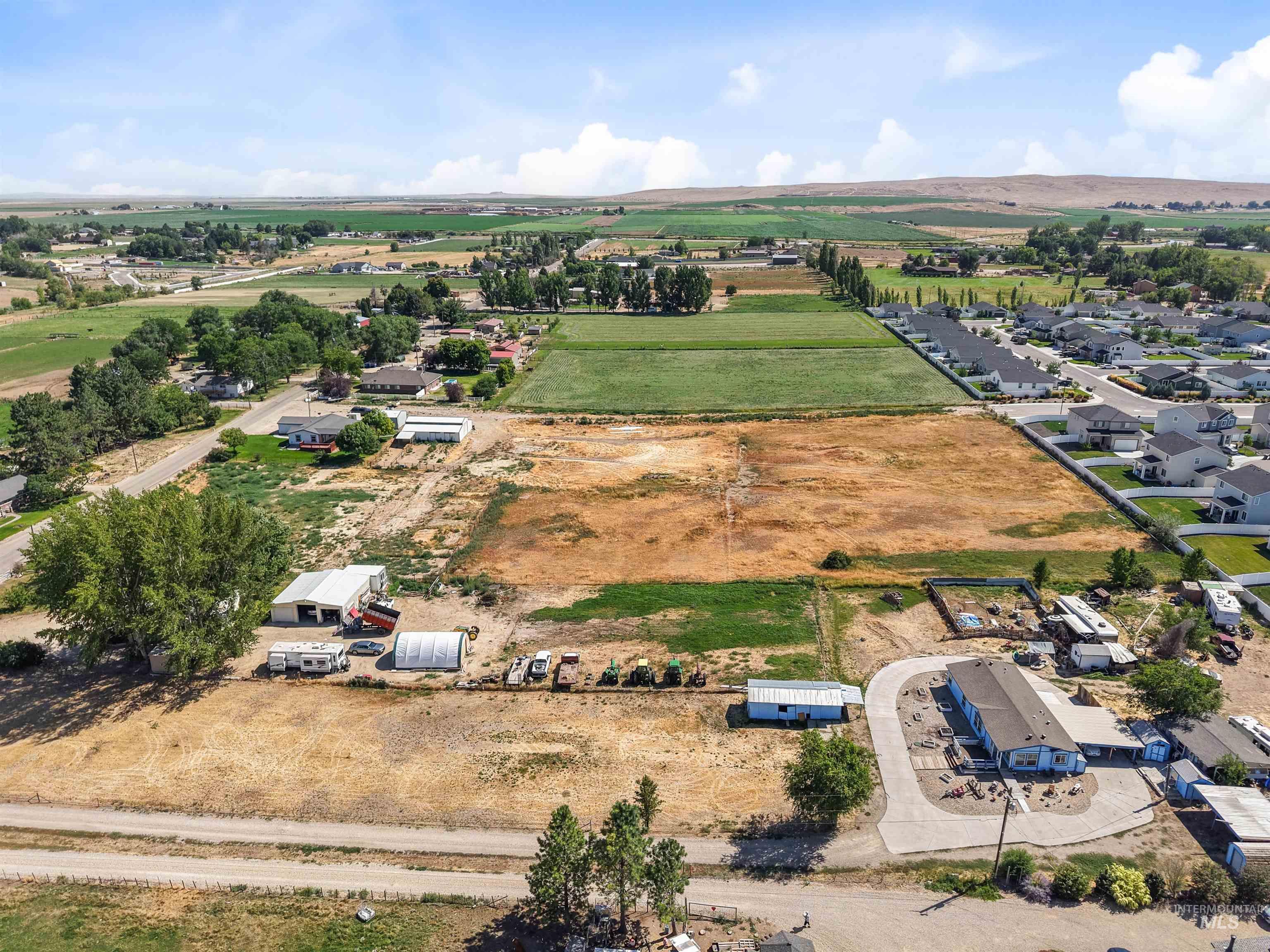 755 S Ash, Kuna, Idaho 83634, 3 Bedrooms, 2 Bathrooms, Residential For Sale, Price $749,000,MLS 98979726