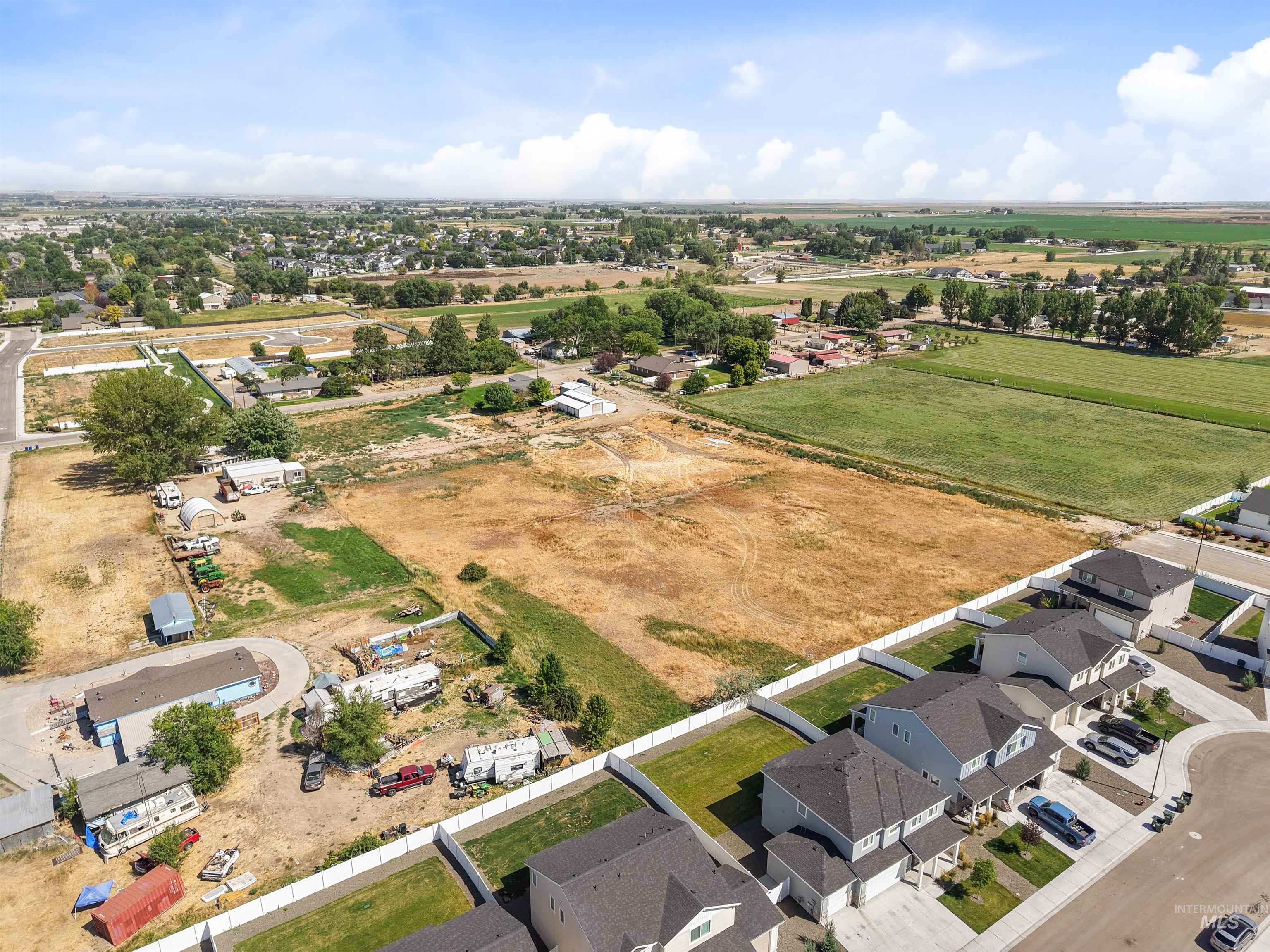 755 S Ash, Kuna, Idaho 83634, 3 Bedrooms, 2 Bathrooms, Residential For Sale, Price $749,000,MLS 98979726