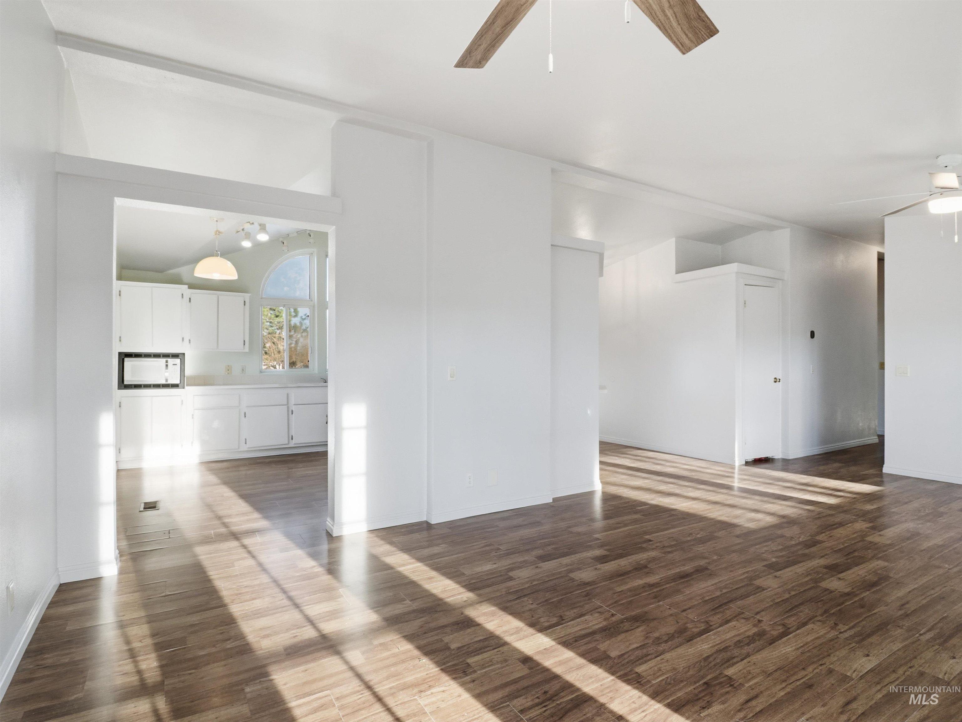 755 S Ash, Kuna, Idaho 83634, 3 Bedrooms, 2 Bathrooms, Residential For Sale, Price $749,000,MLS 98979726