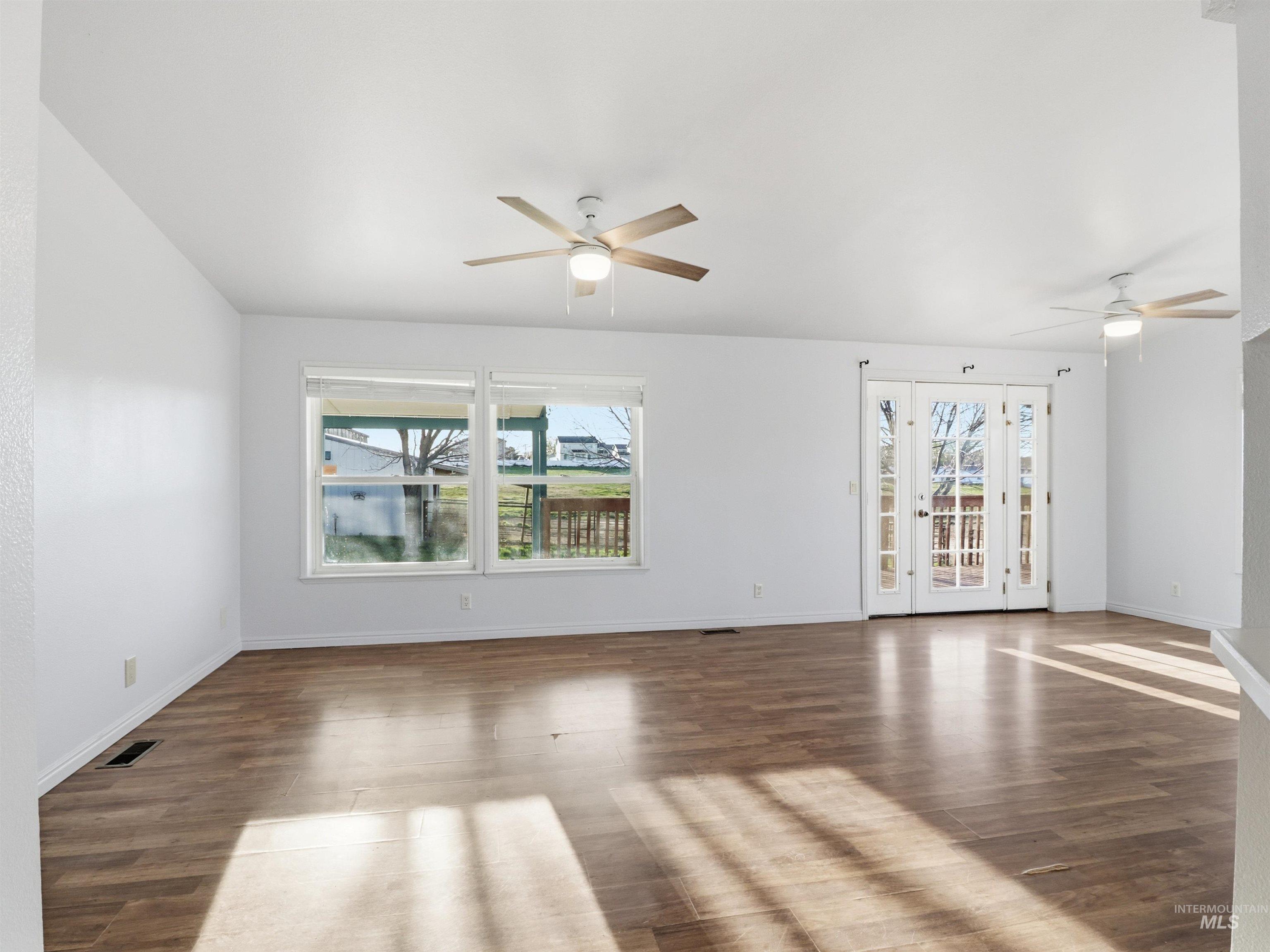 755 S Ash, Kuna, Idaho 83634, 3 Bedrooms, 2 Bathrooms, Residential For Sale, Price $749,000,MLS 98979726