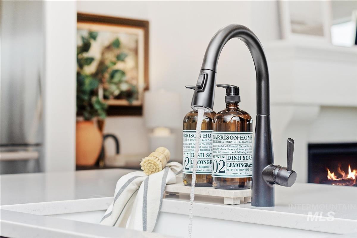 7058 N Canter Trail Ave, Meridian, Idaho 83646, 3 Bedrooms, 2.5 Bathrooms, Residential For Sale, Price $674,900,MLS 98979728