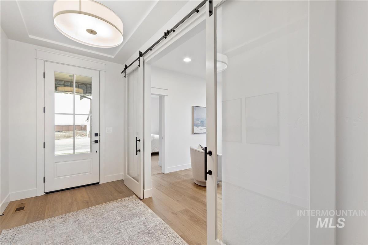 7058 N Canter Trail Ave, Meridian, Idaho 83646, 3 Bedrooms, 2.5 Bathrooms, Residential For Sale, Price $674,900,MLS 98979728