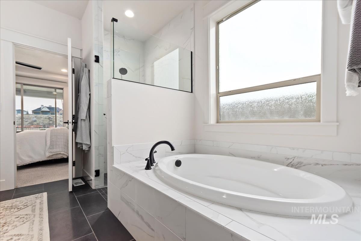 7058 N Canter Trail Ave, Meridian, Idaho 83646, 3 Bedrooms, 2.5 Bathrooms, Residential For Sale, Price $674,900,MLS 98979728