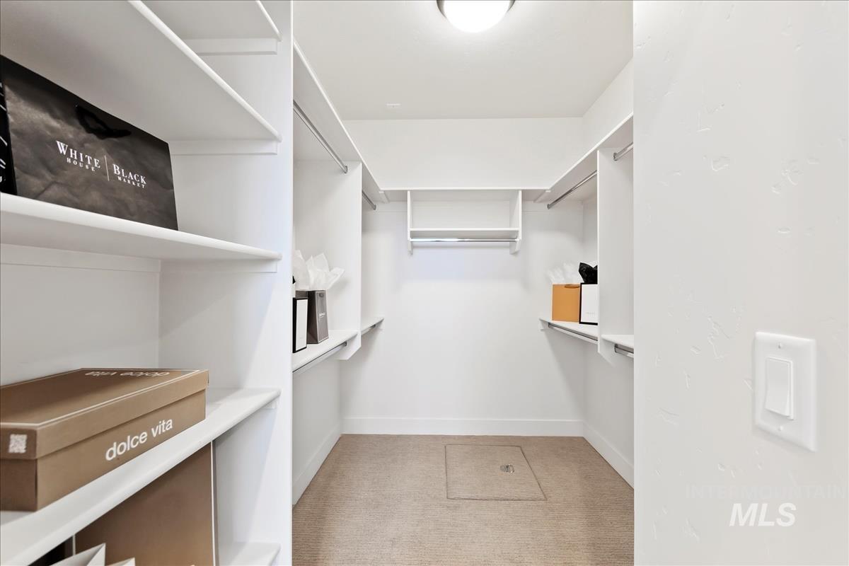 7058 N Canter Trail Ave, Meridian, Idaho 83646, 3 Bedrooms, 2.5 Bathrooms, Residential For Sale, Price $674,900,MLS 98979728